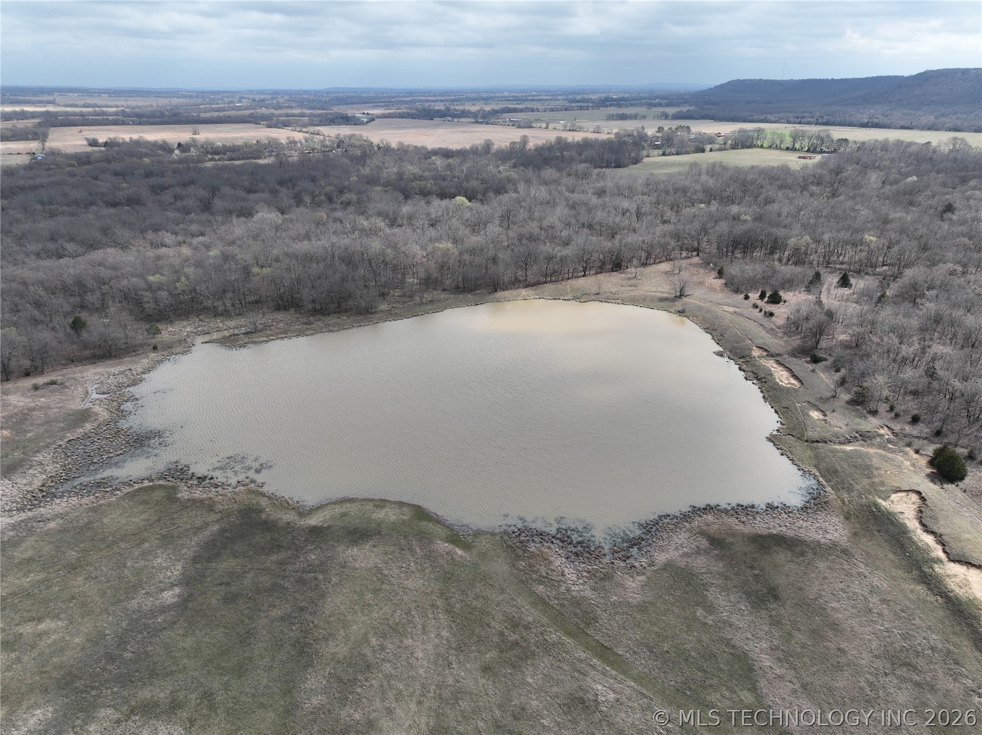 E 1020 Road Property Photo 2