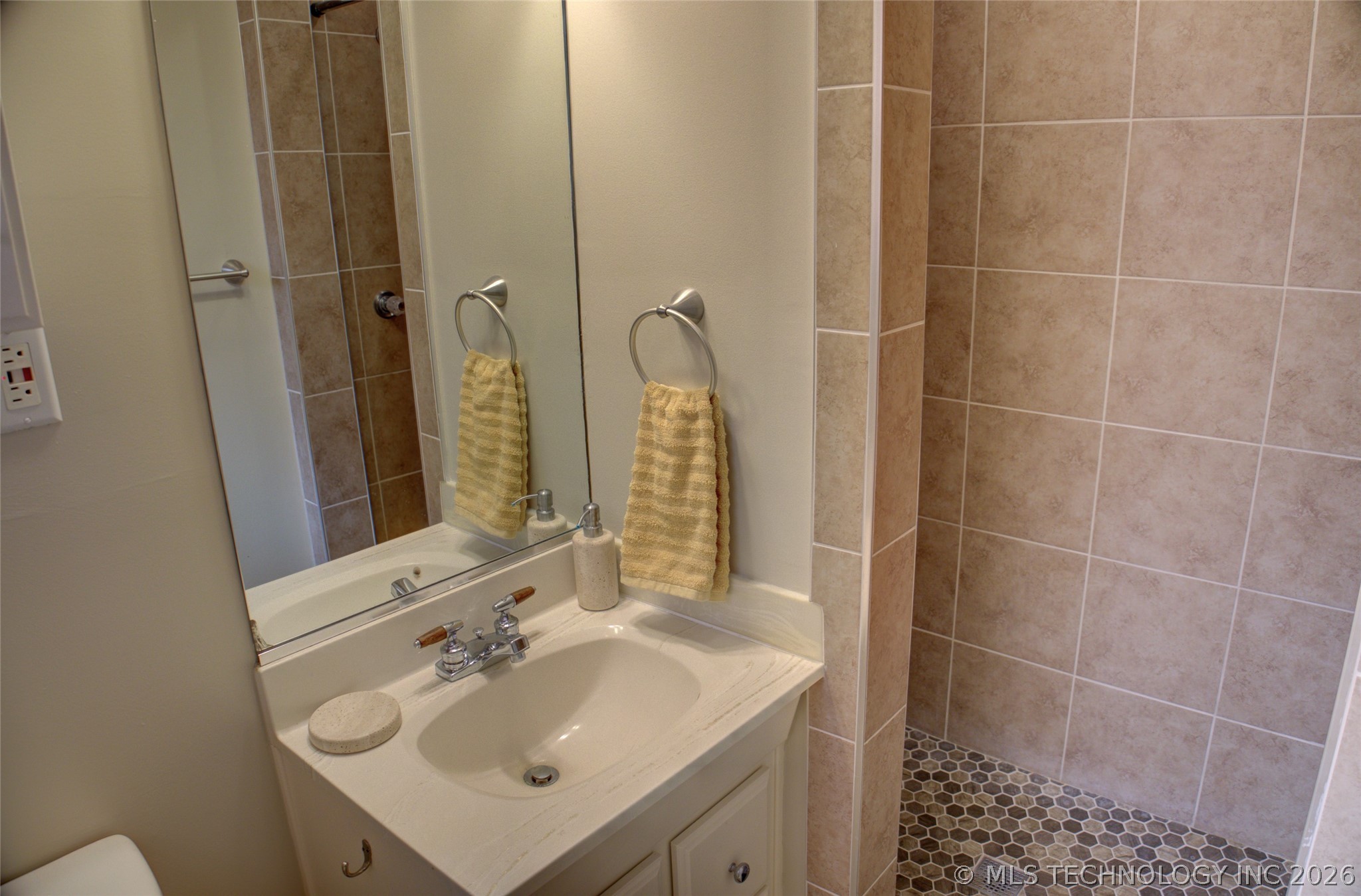 4354 E 60th Place Property Photo 28