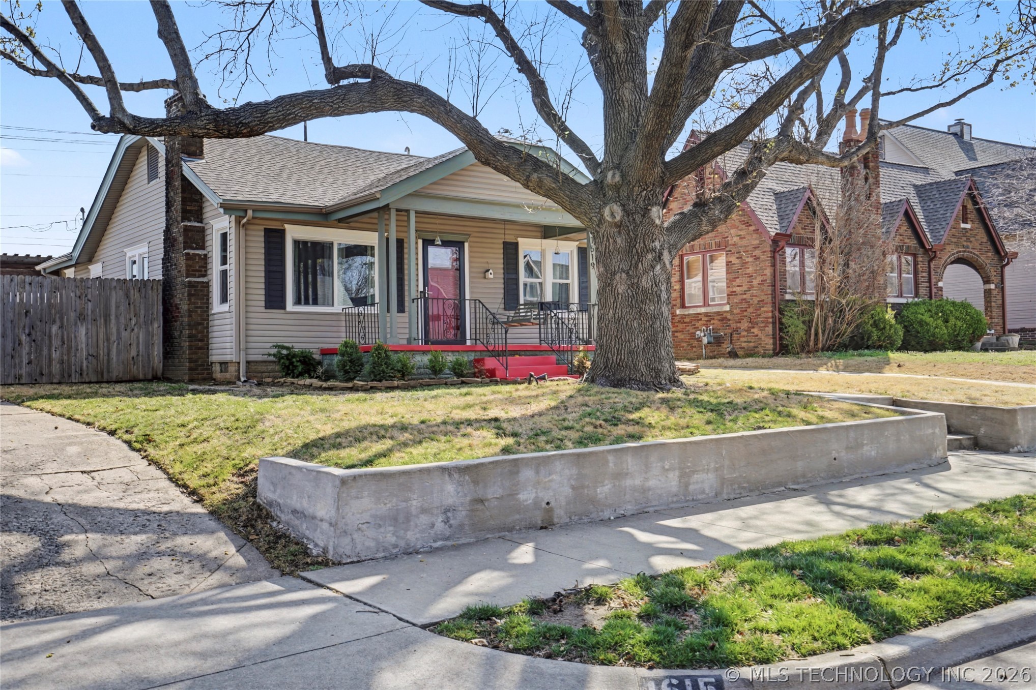 1619 S Gary Place Property Photo 3