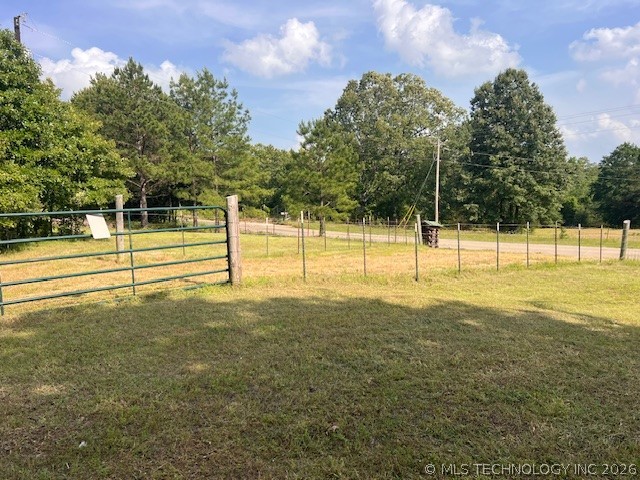 2043 E 2000 Road Property Photo 2