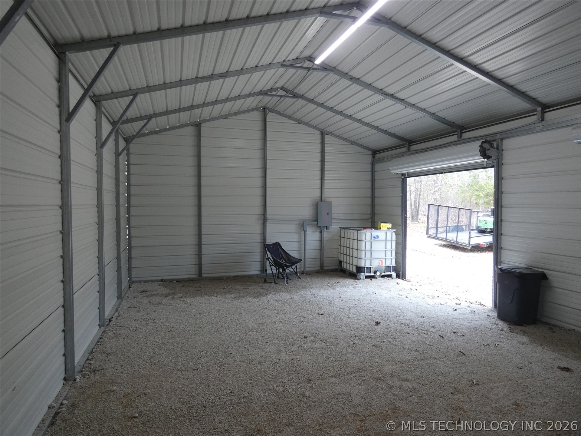 2043 E 2000 Road Property Photo 11