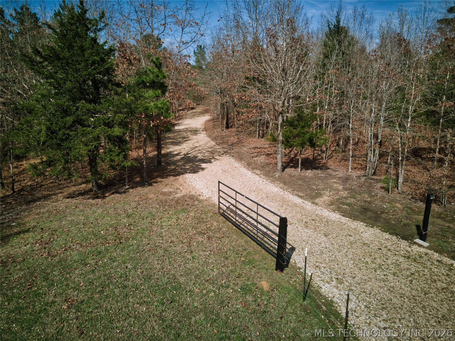 2043 E 2000 Road Property Photo 24