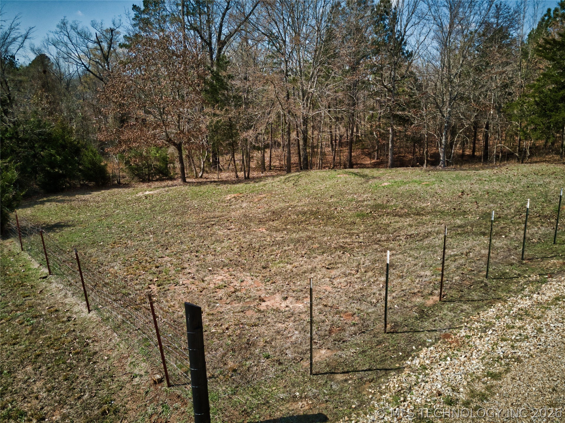 2043 E 2000 Road Property Photo 26