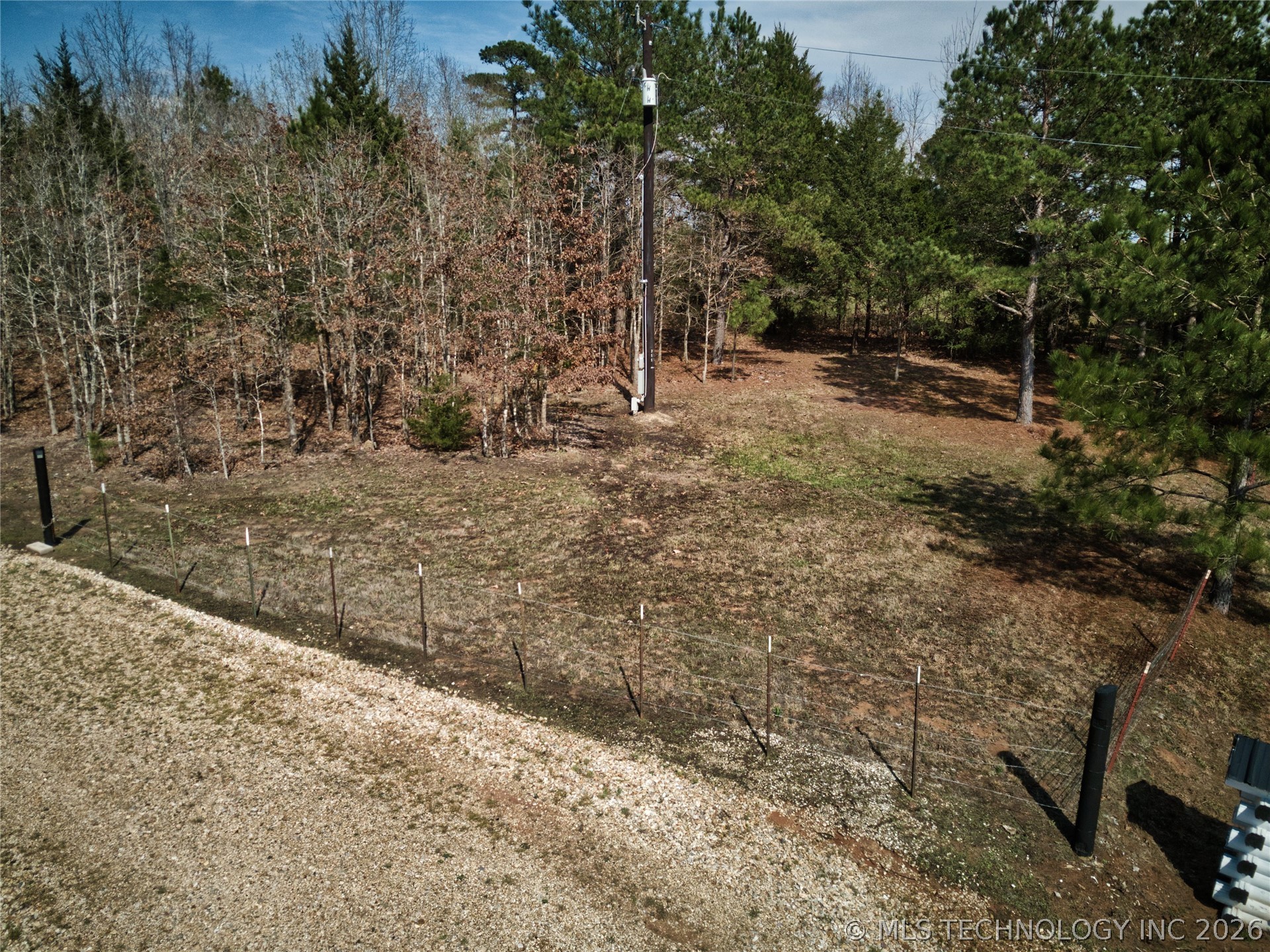 2043 E 2000 Road Property Photo 27