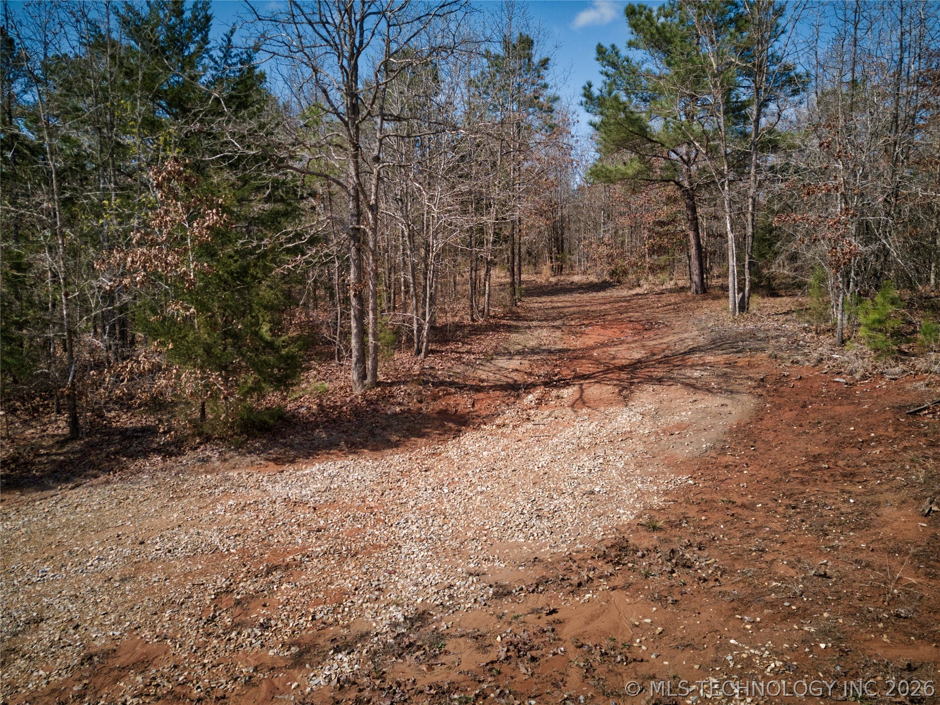 2043 E 2000 Road Property Photo 30