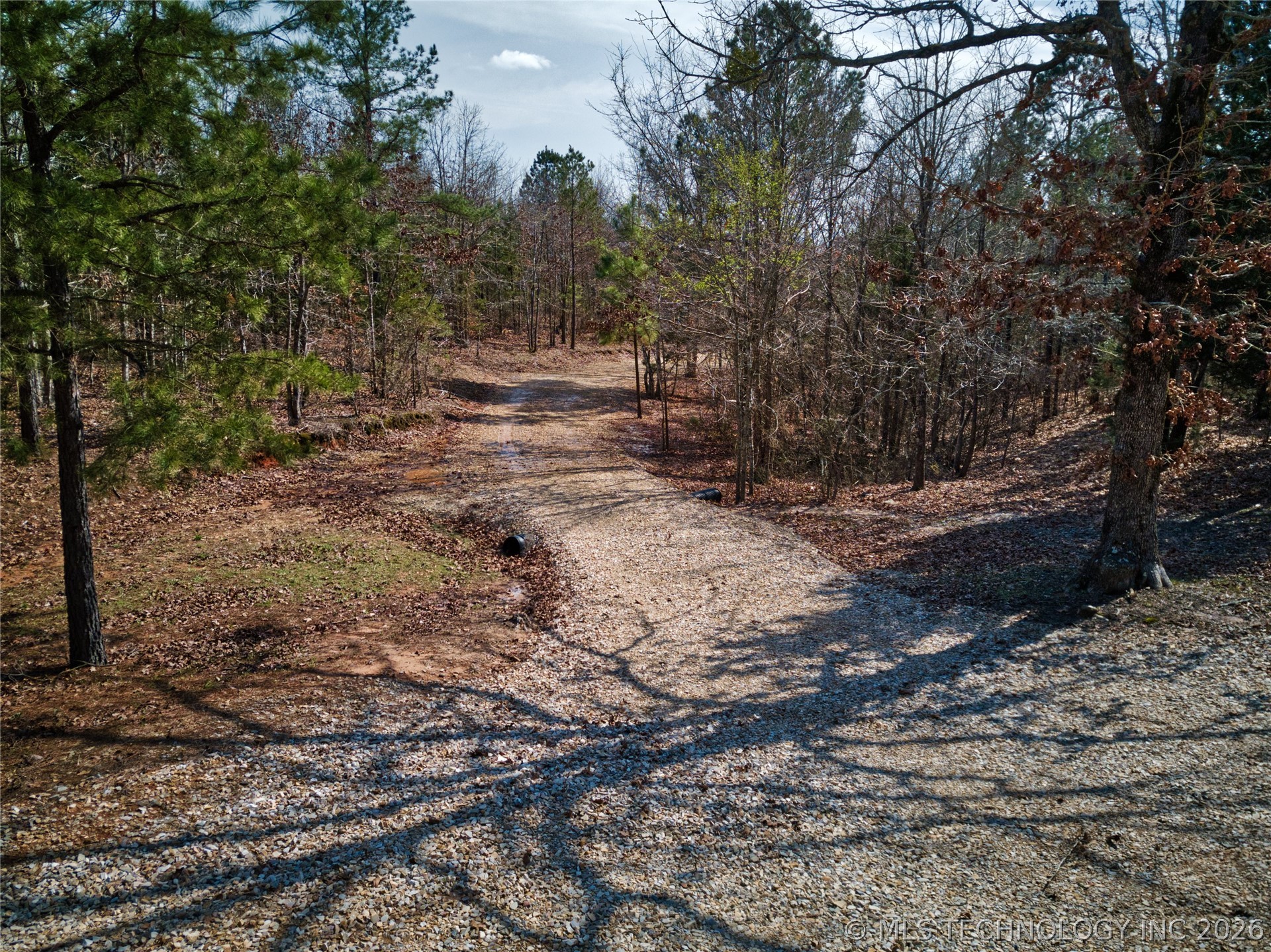 2043 E 2000 Road Property Photo 31