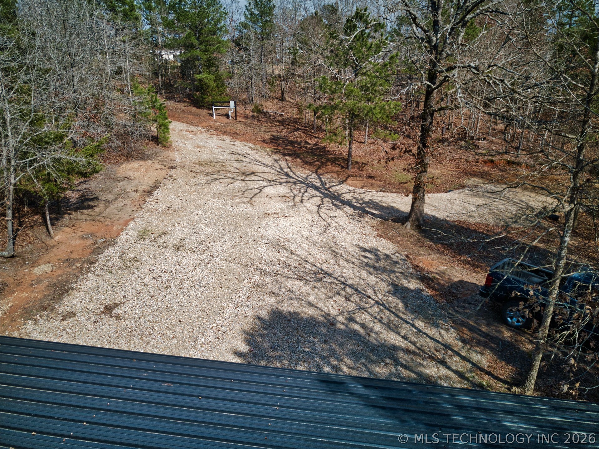 2043 E 2000 Road Property Photo 32