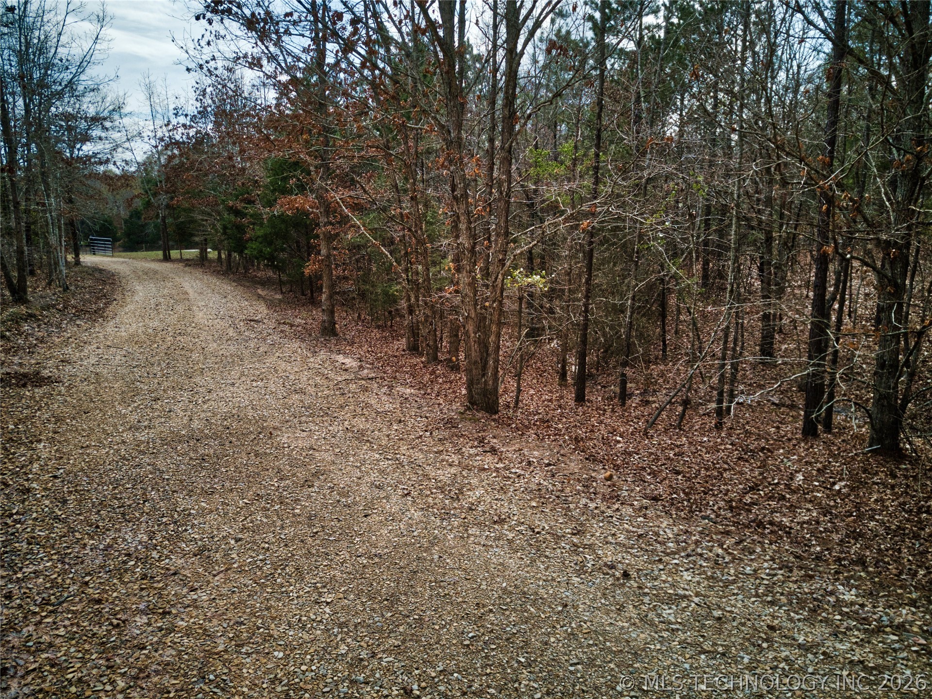 2043 E 2000 Road Property Photo 34