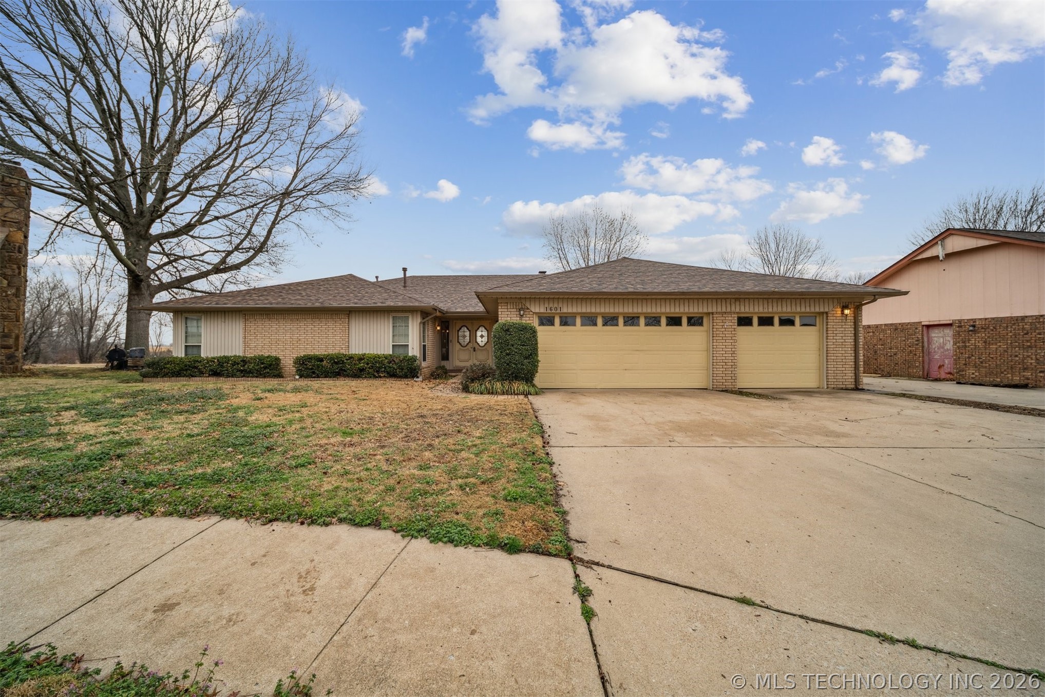1601 Merlin Circle Property Photo 1