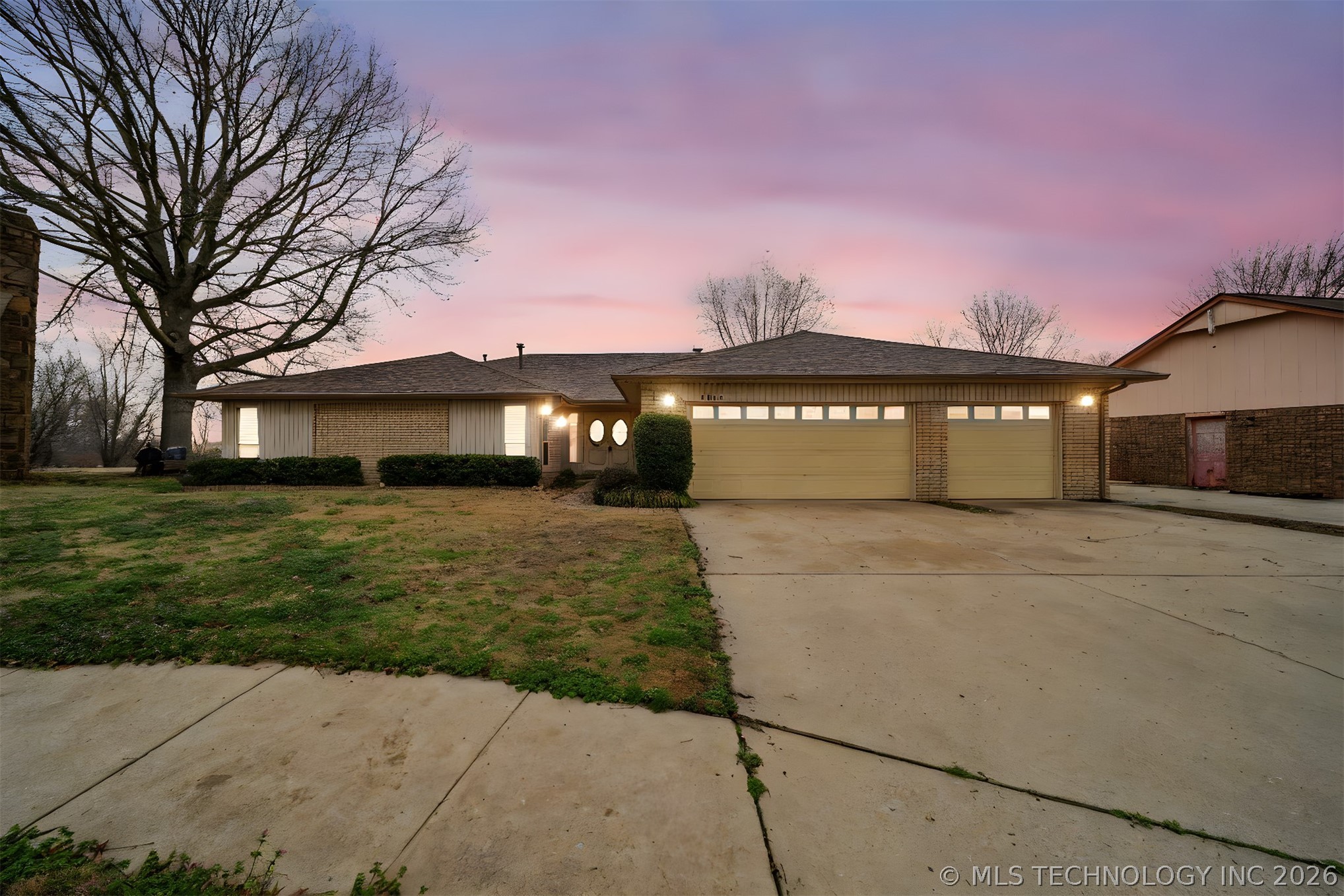 1601 Merlin Circle Property Photo 2