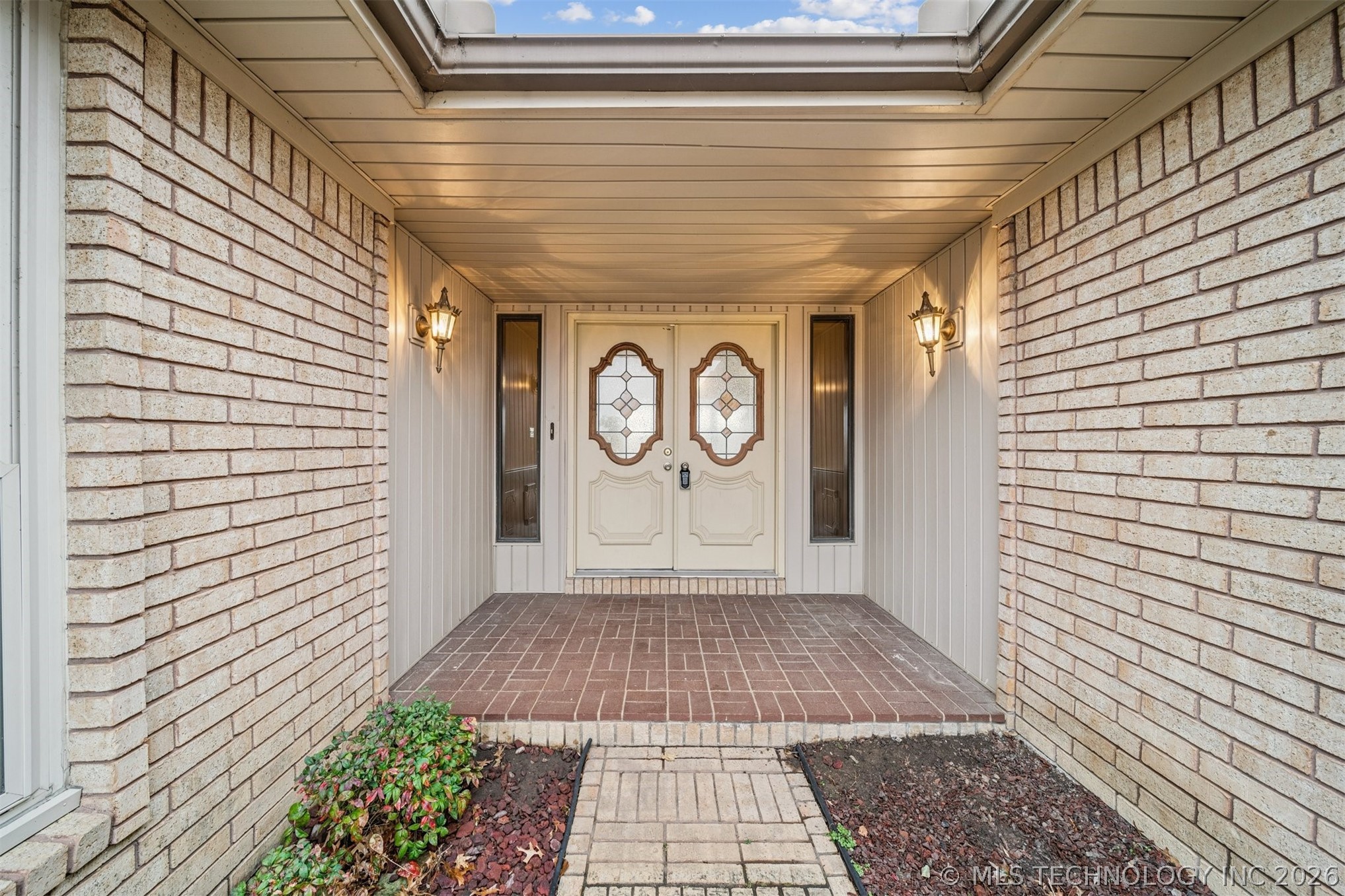1601 Merlin Circle Property Photo 3