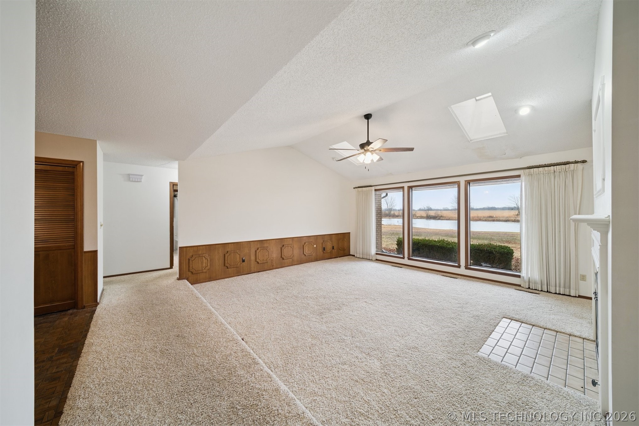 1601 Merlin Circle Property Photo 7