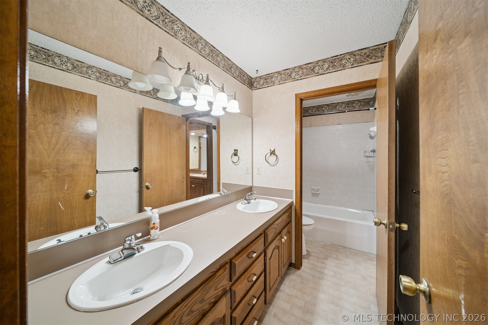 1601 Merlin Circle Property Photo 31