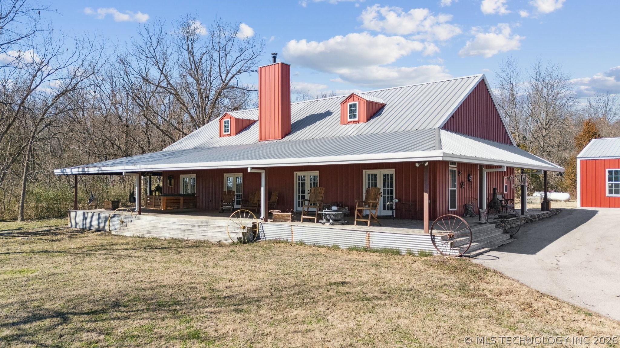 15525 E 500 Road Property Photo 1