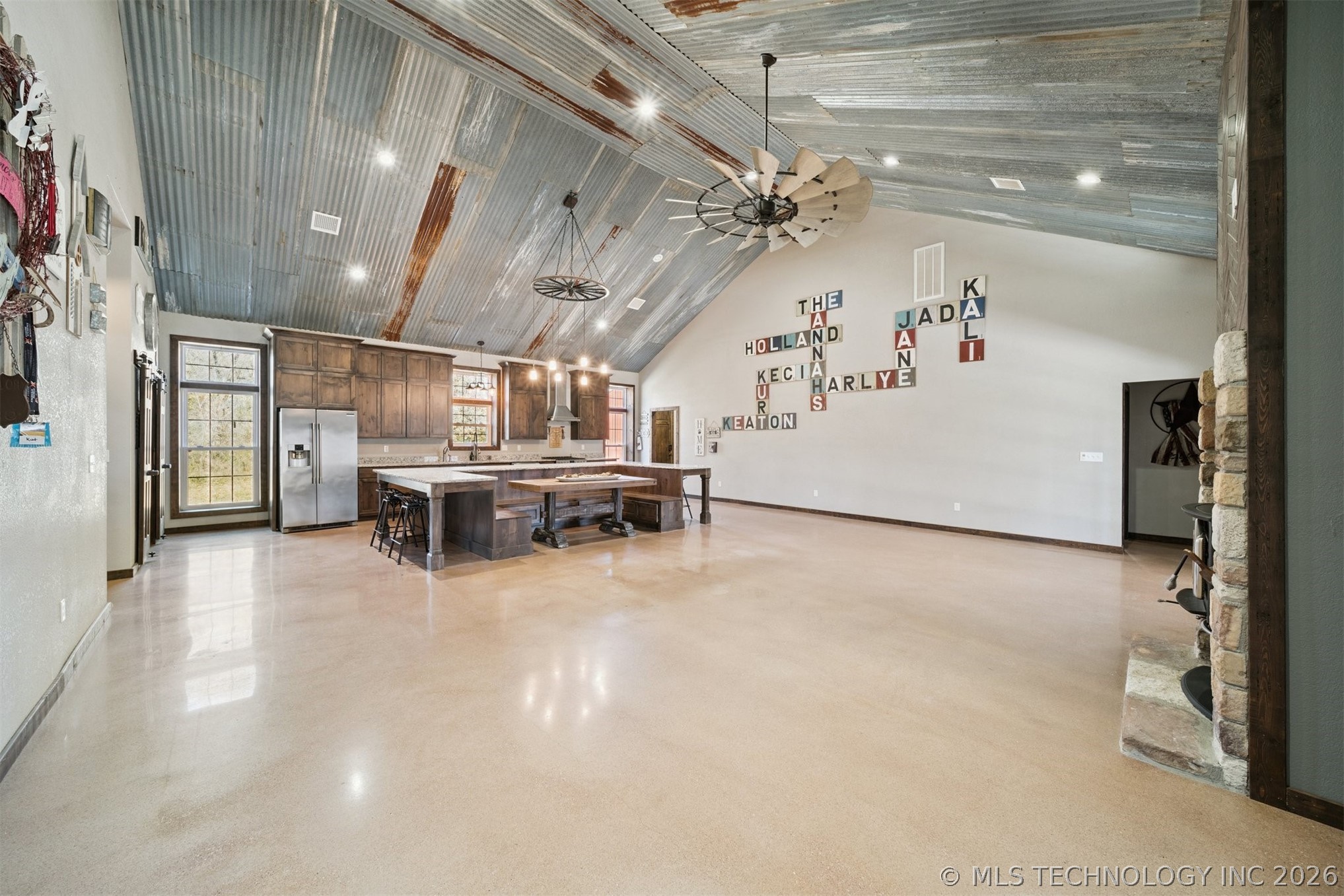 15525 E 500 Road Property Photo 7