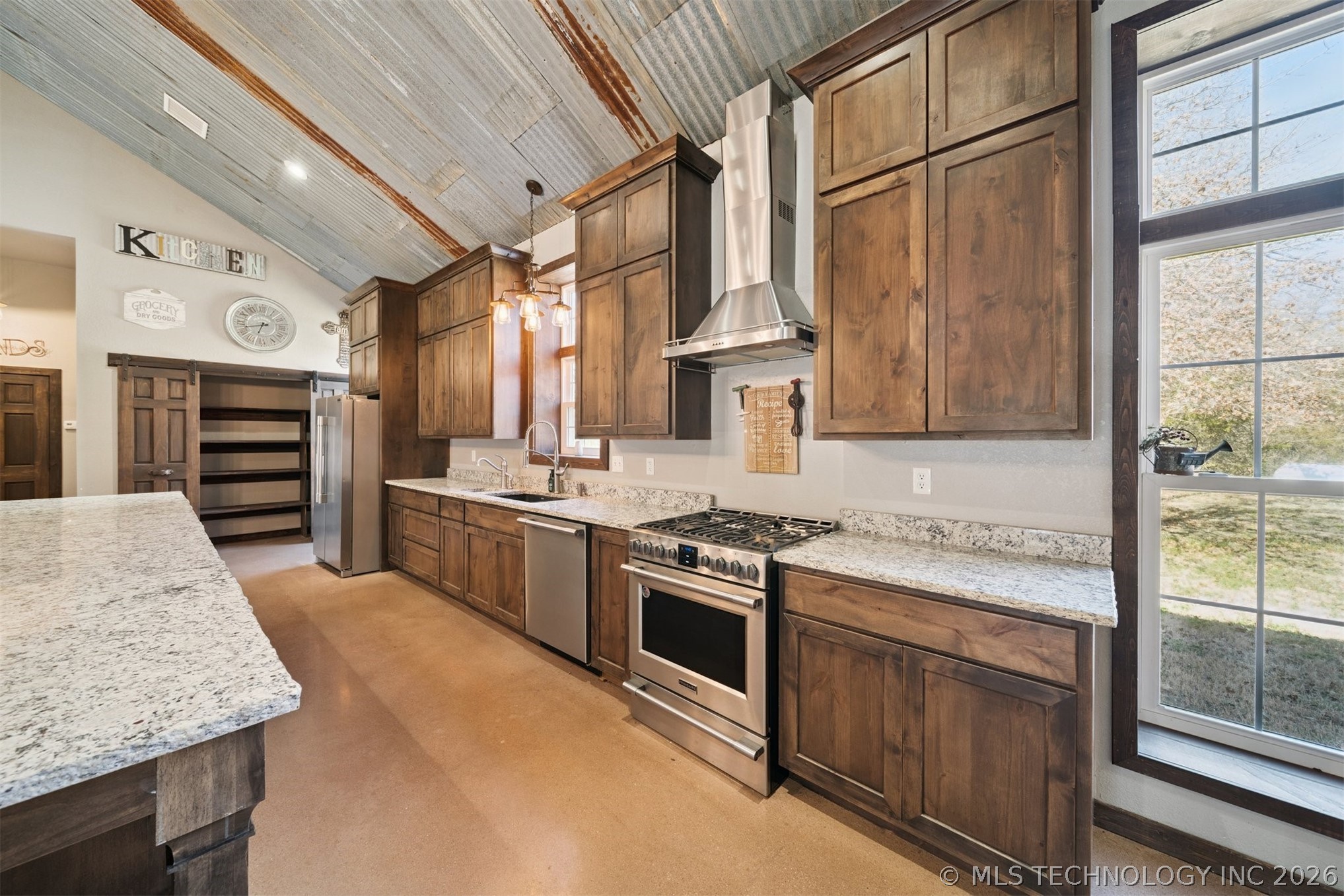 15525 E 500 Road Property Photo 8