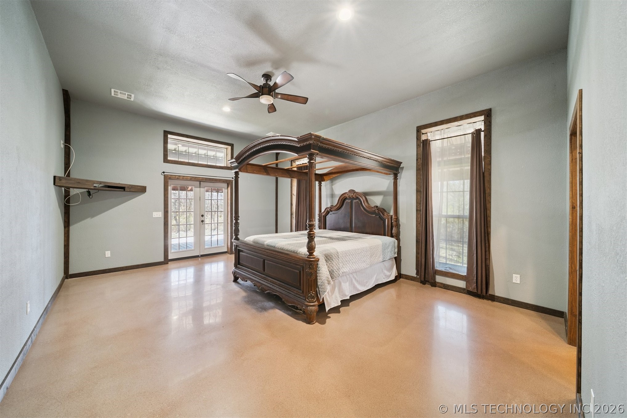 15525 E 500 Road Property Photo 9