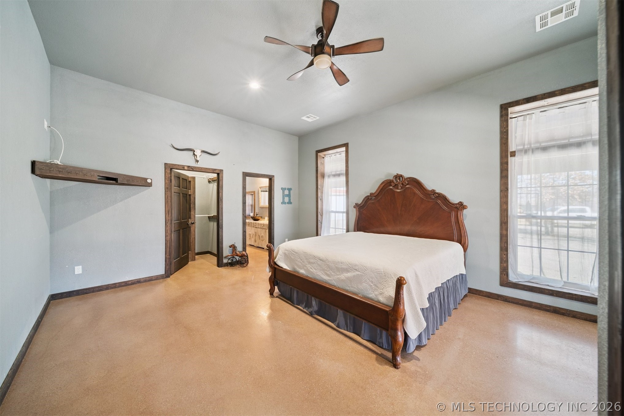 15525 E 500 Road Property Photo 12