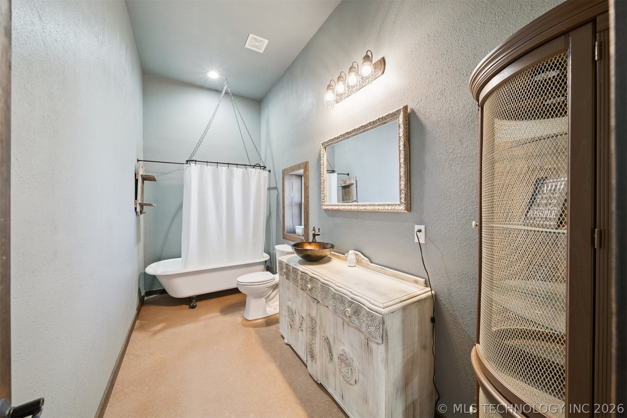 15525 E 500 Road Property Photo 13