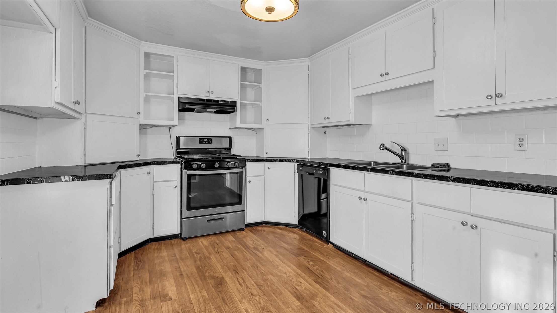1731 Tower Drive Property Photo 8