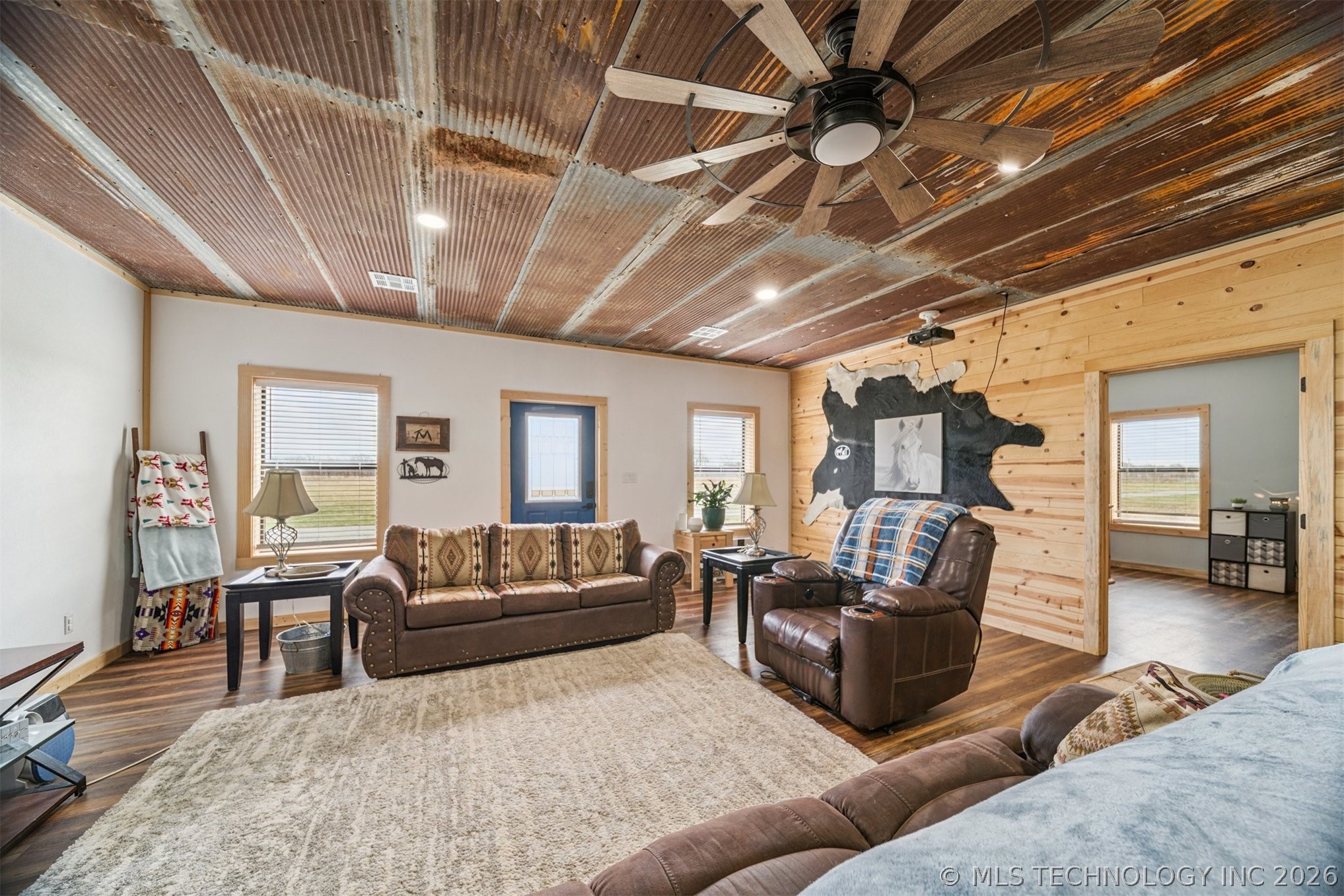 1450 W 520 Road Property Photo 4