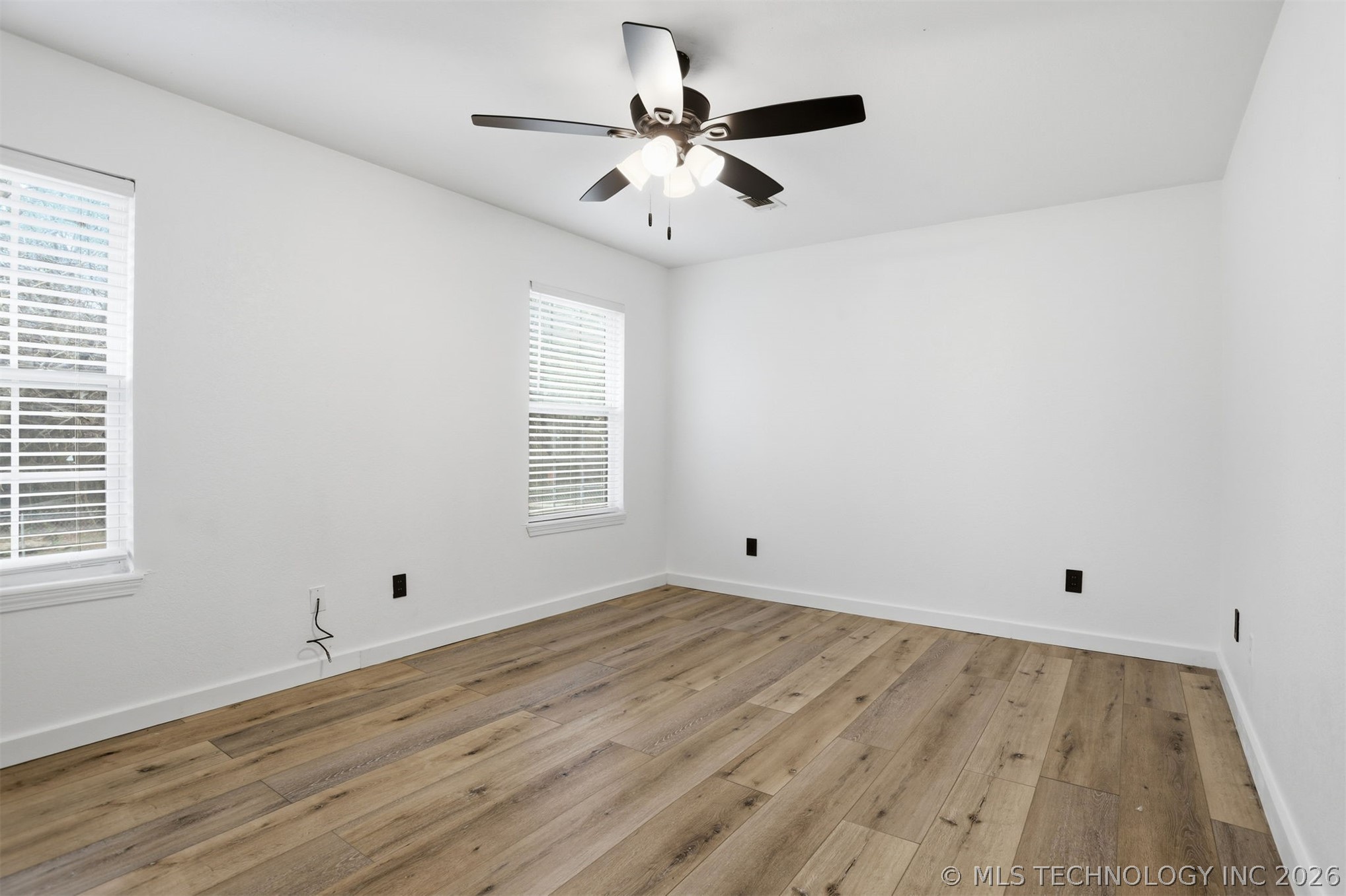 559 E 4th Street Property Photo 21