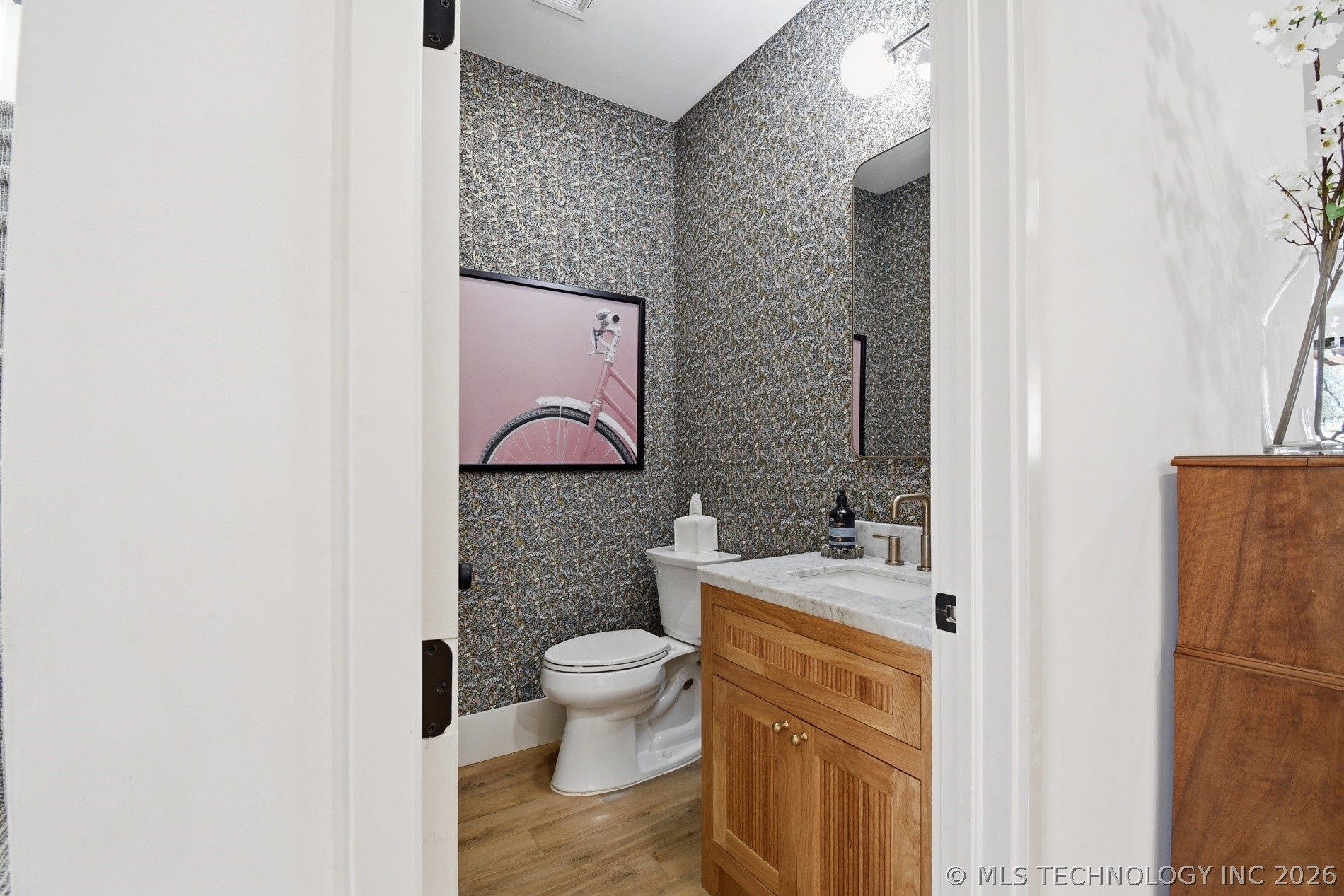 12010 S 68th East Avenue Property Photo 10