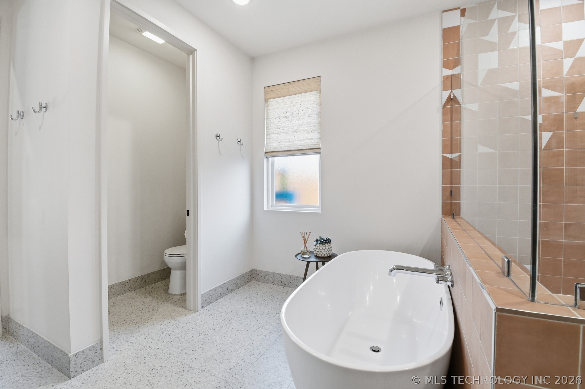 12010 S 68th East Avenue Property Photo 32