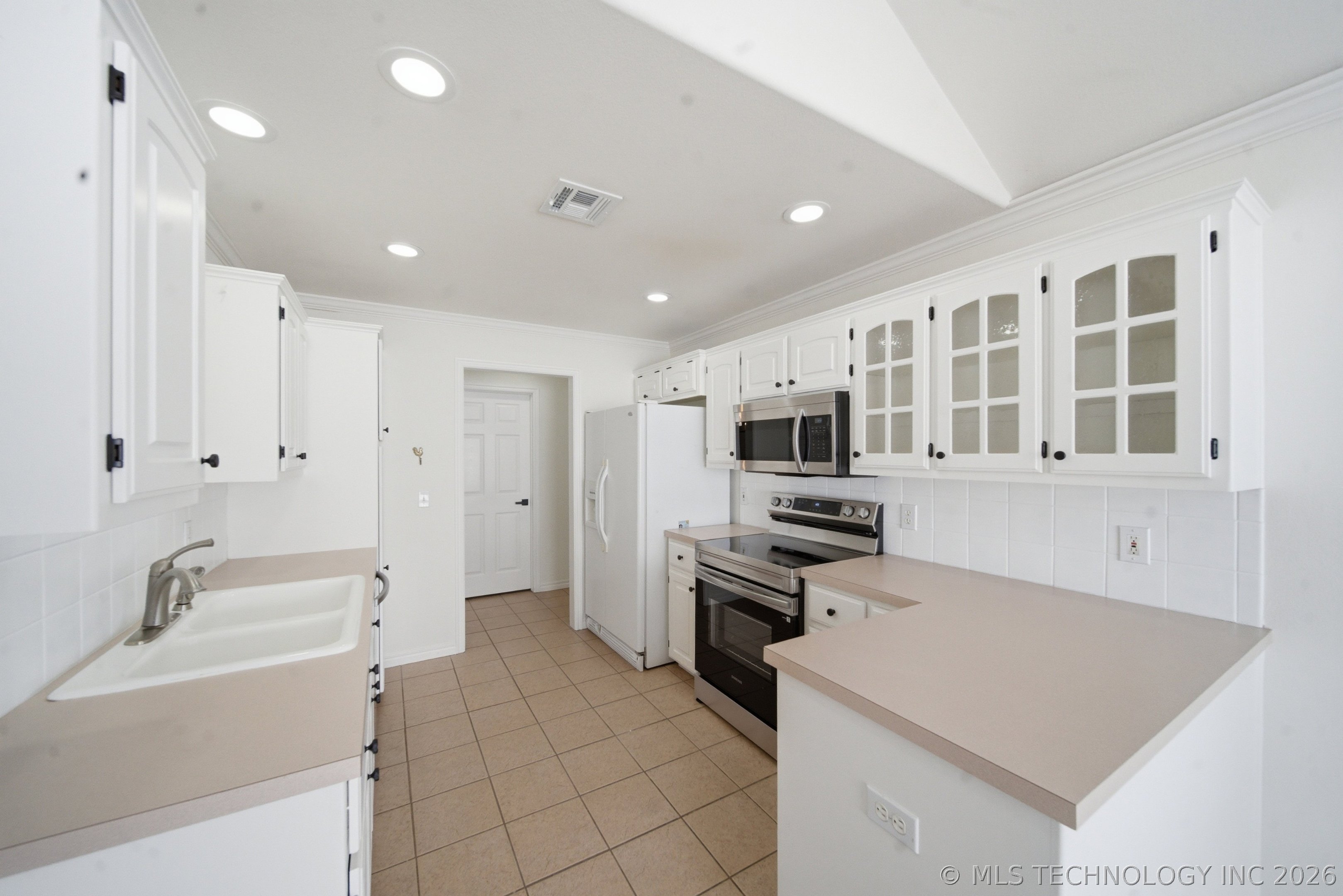 8931 E 62nd Place S Property Photo 11