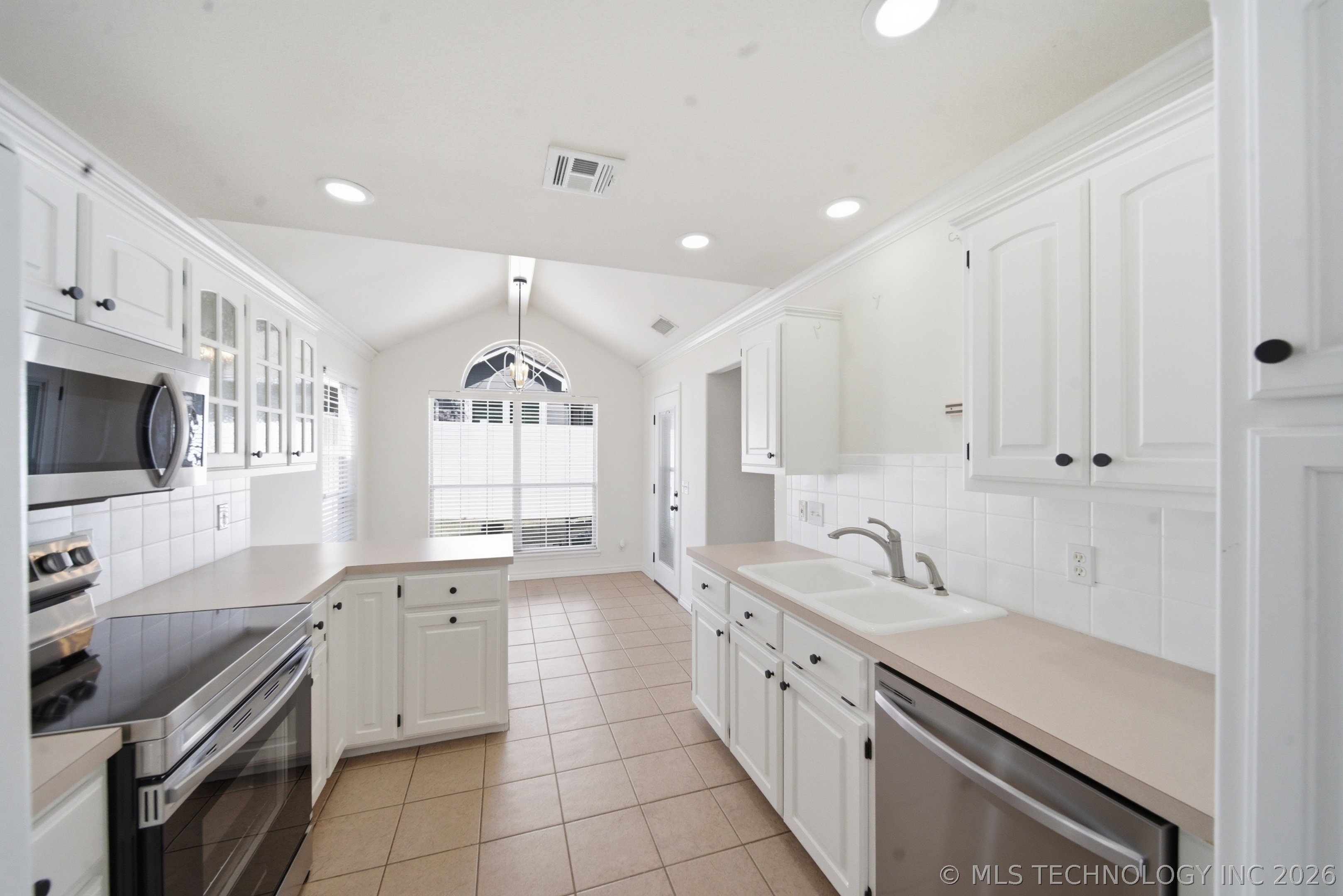 8931 E 62nd Place S Property Photo 12