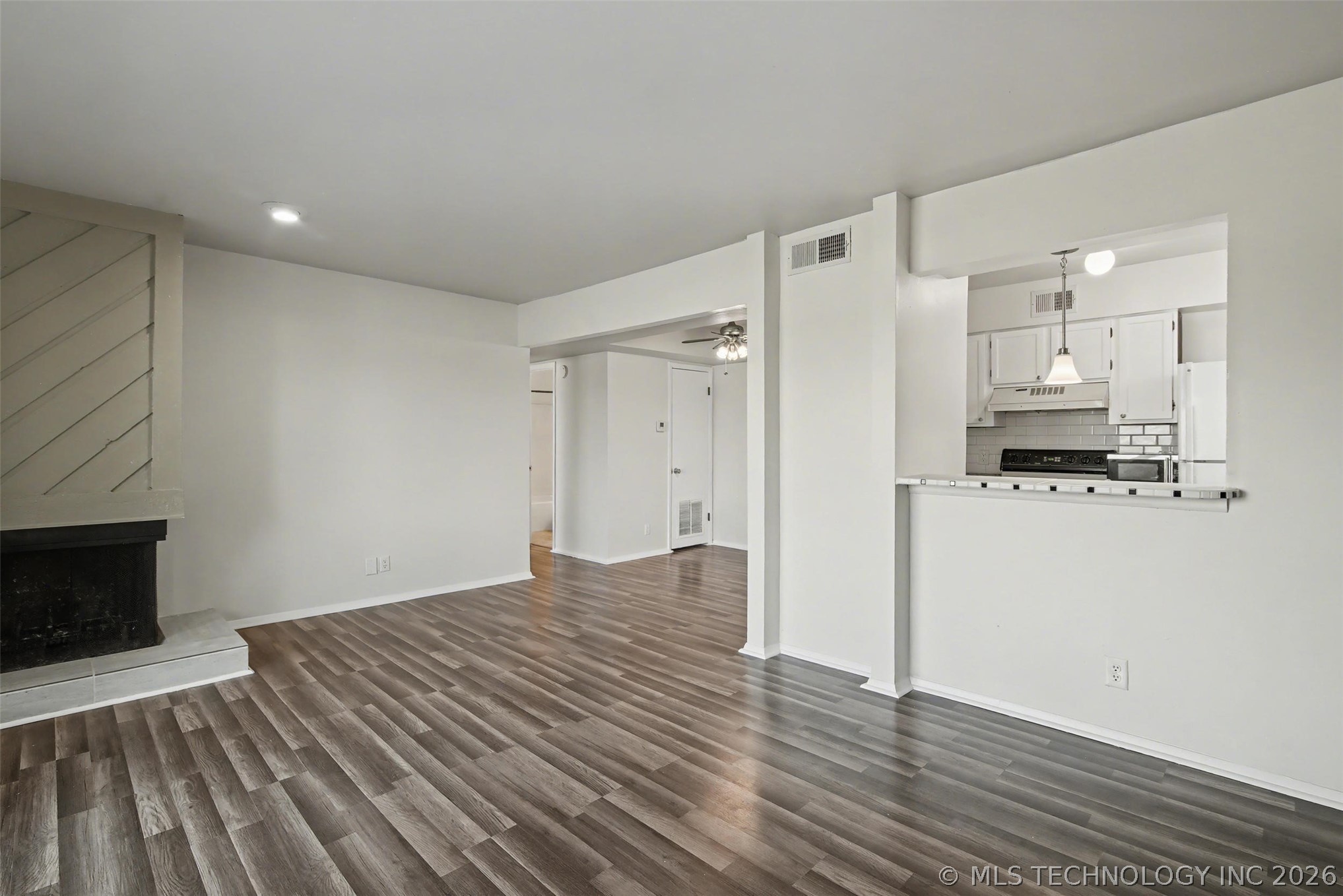 7447 S Yale Street 226 Property Photo 4