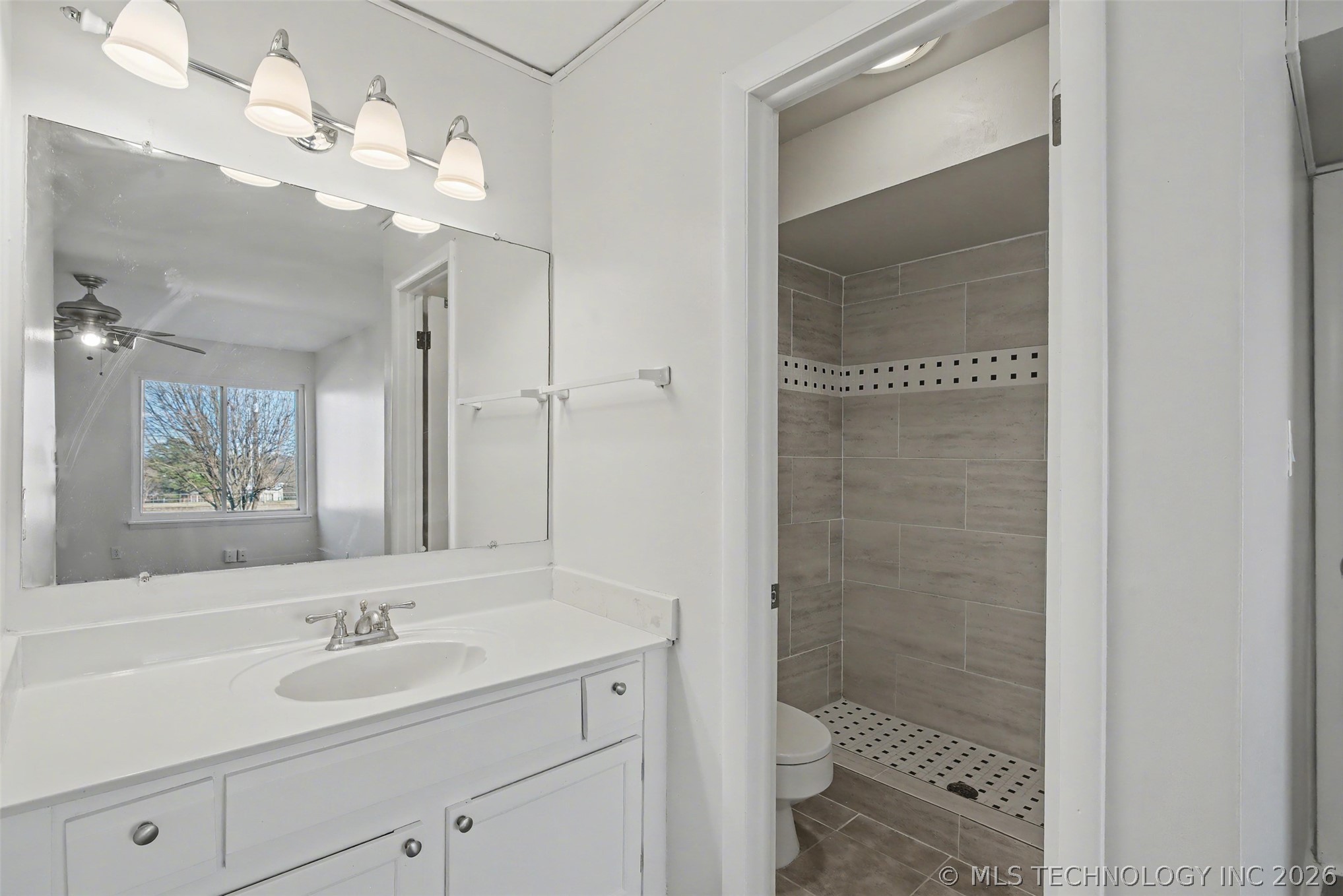 7447 S Yale Street 226 Property Photo 17