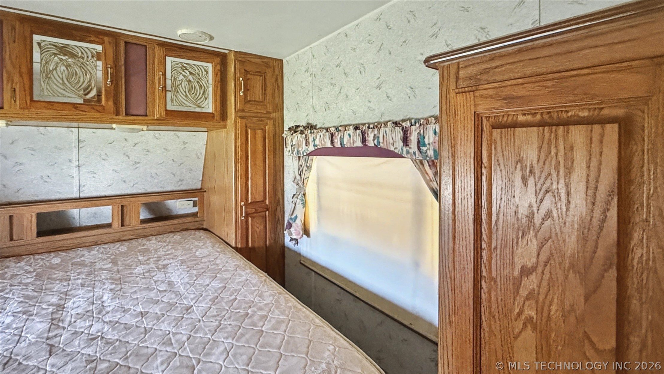 462595 Oakball Drive Property Photo 15