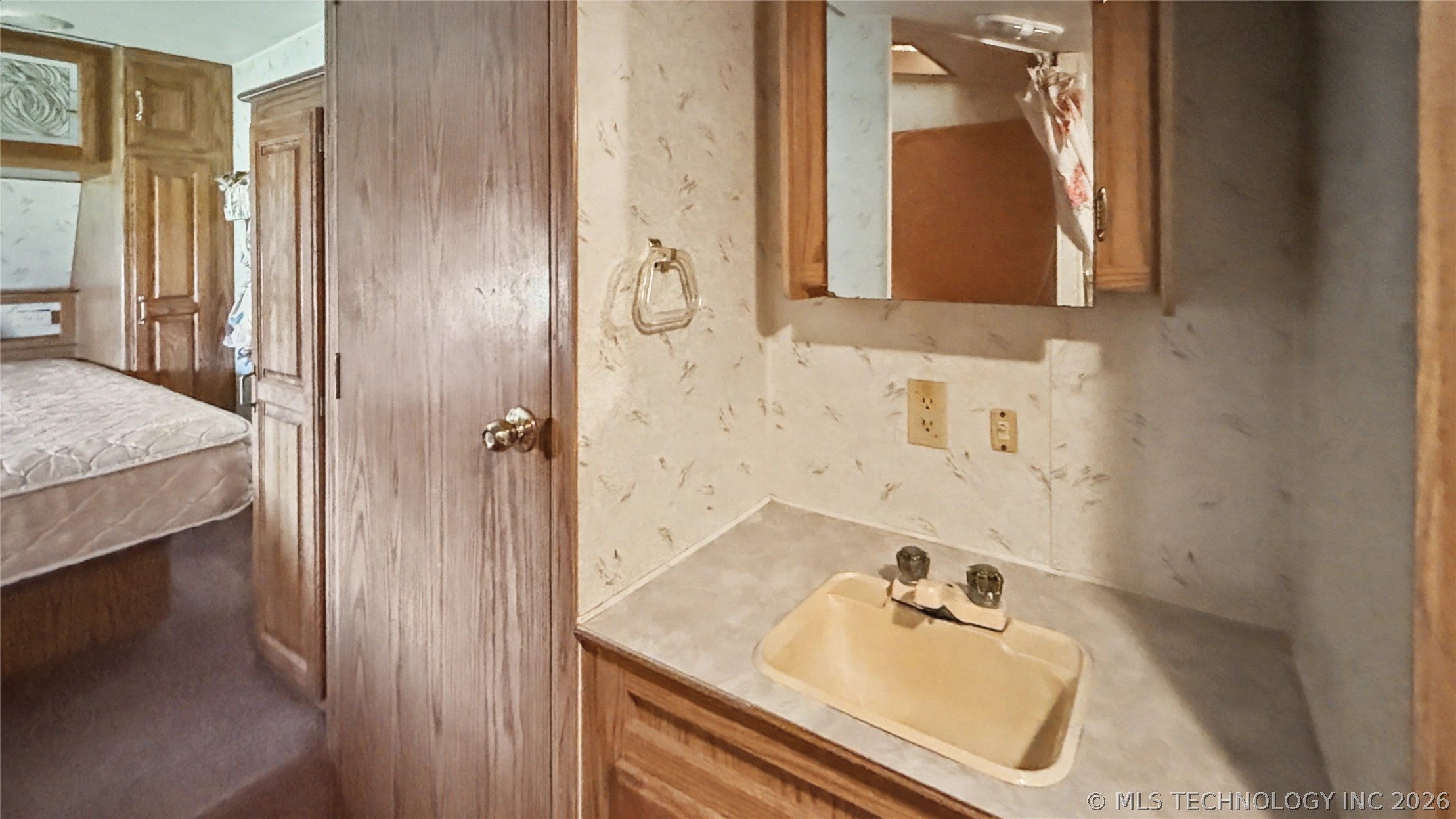 462595 Oakball Drive Property Photo 19
