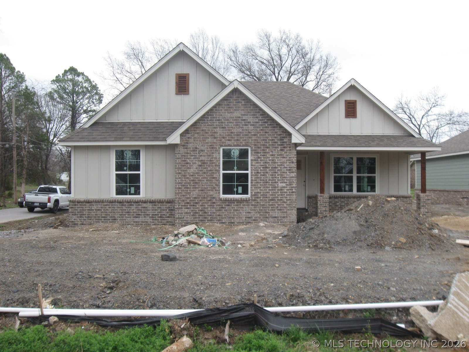 805 S Wood Street Property Photo 1