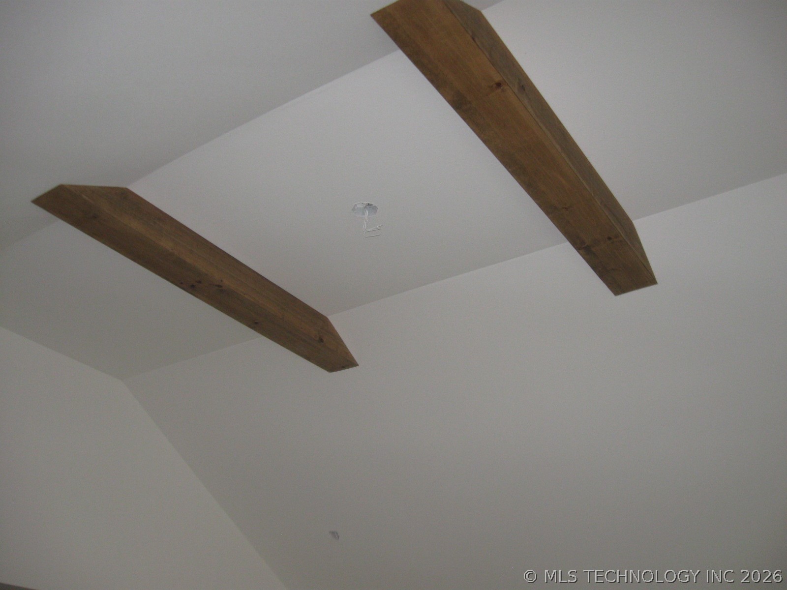 811 S Wood Street Property Photo 3