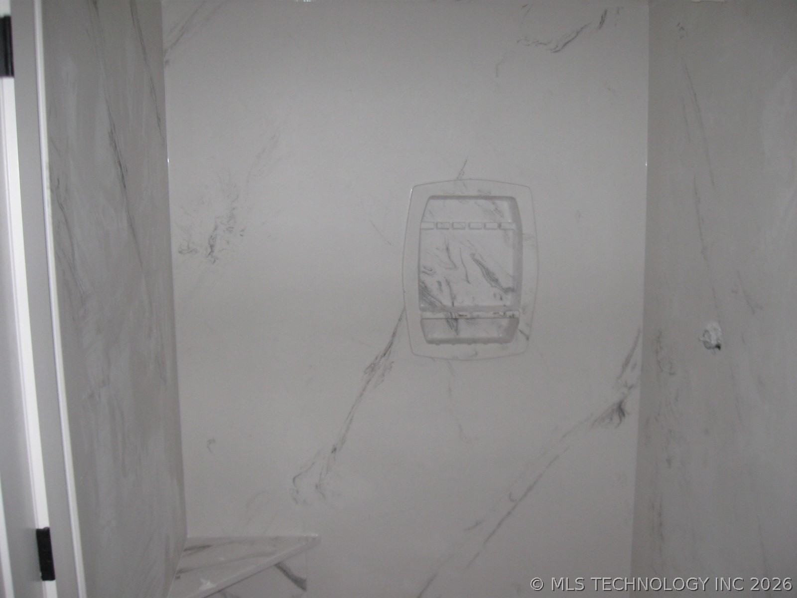 811 S Wood Street Property Photo 5