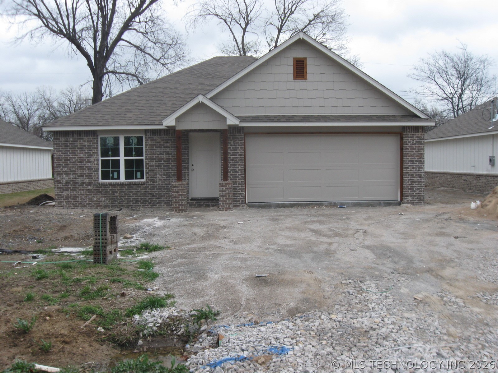 831 S Wood Street Property Photo 1