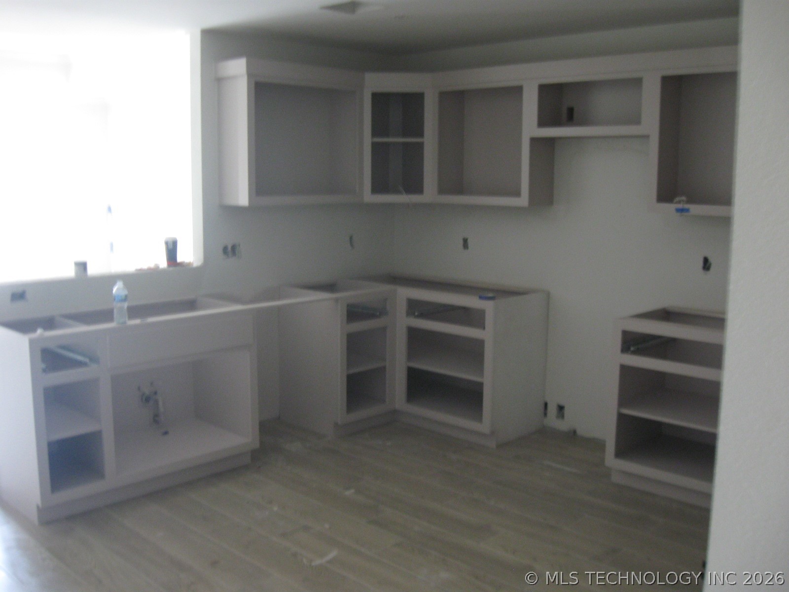 831 S Wood Street Property Photo 4