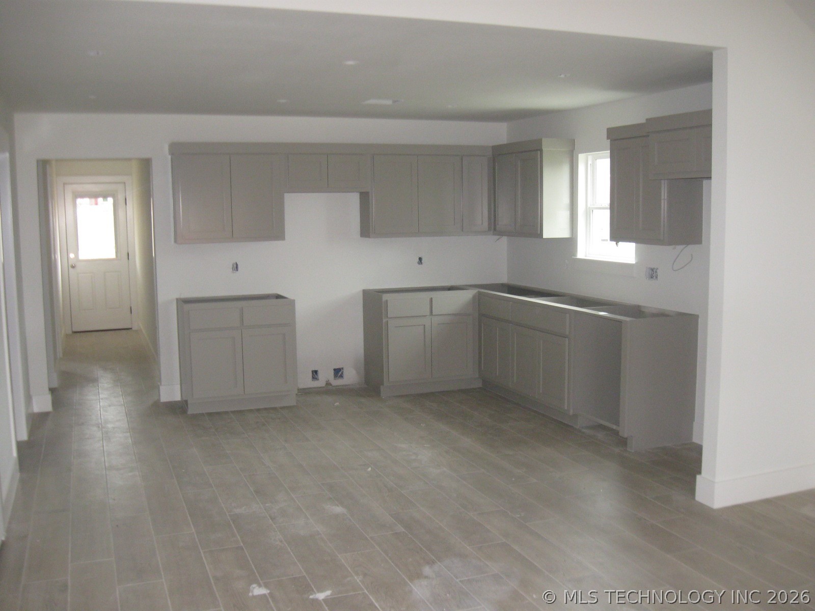 837 S Wood Street Property Photo 2