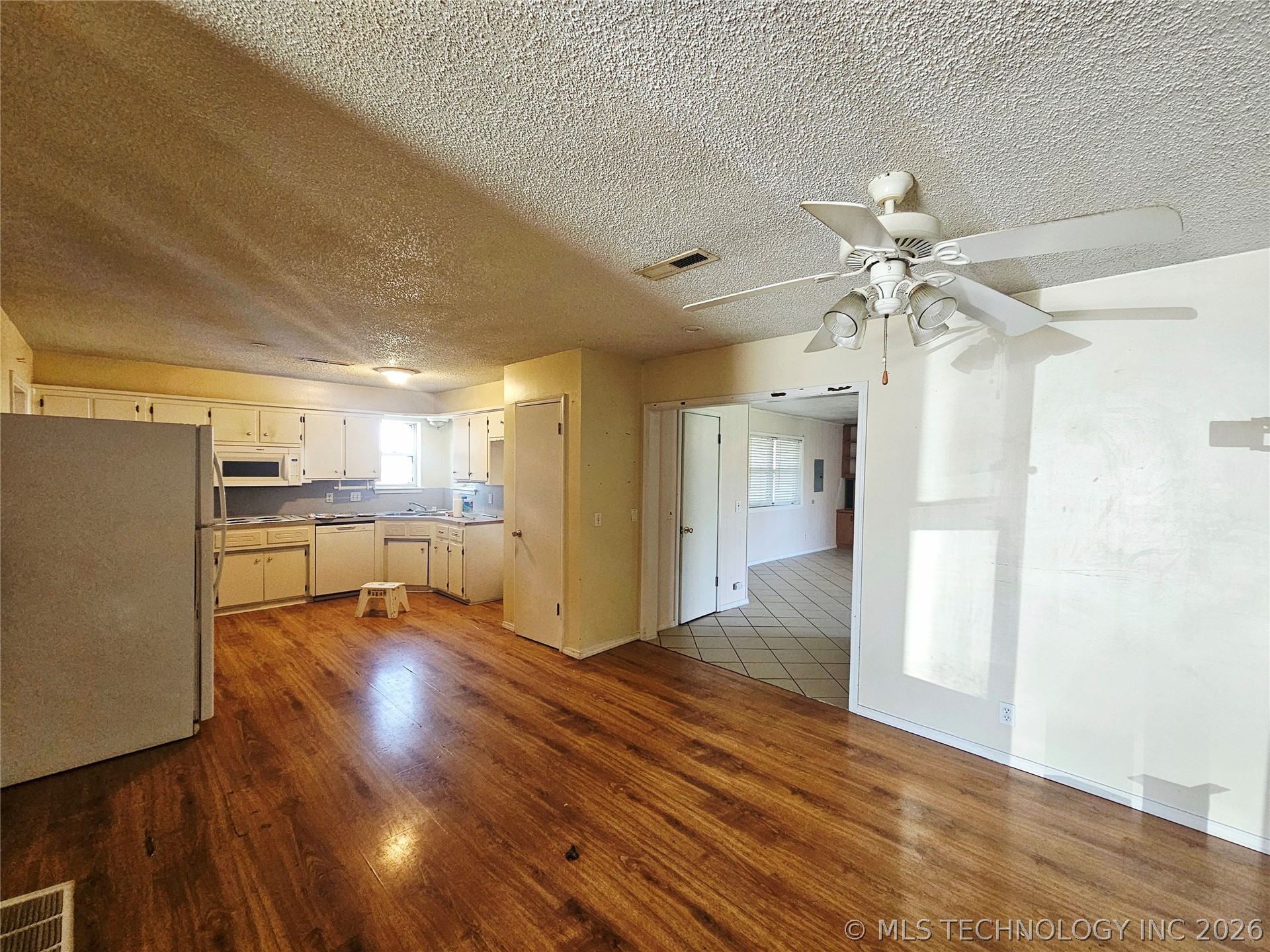 11877 E 61st Place Property Photo 2