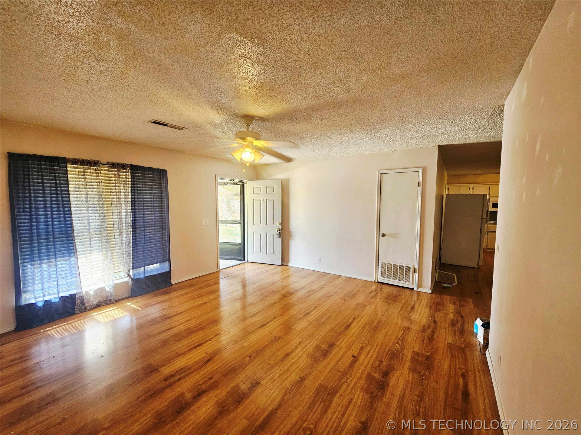 11877 E 61st Place Property Photo 3