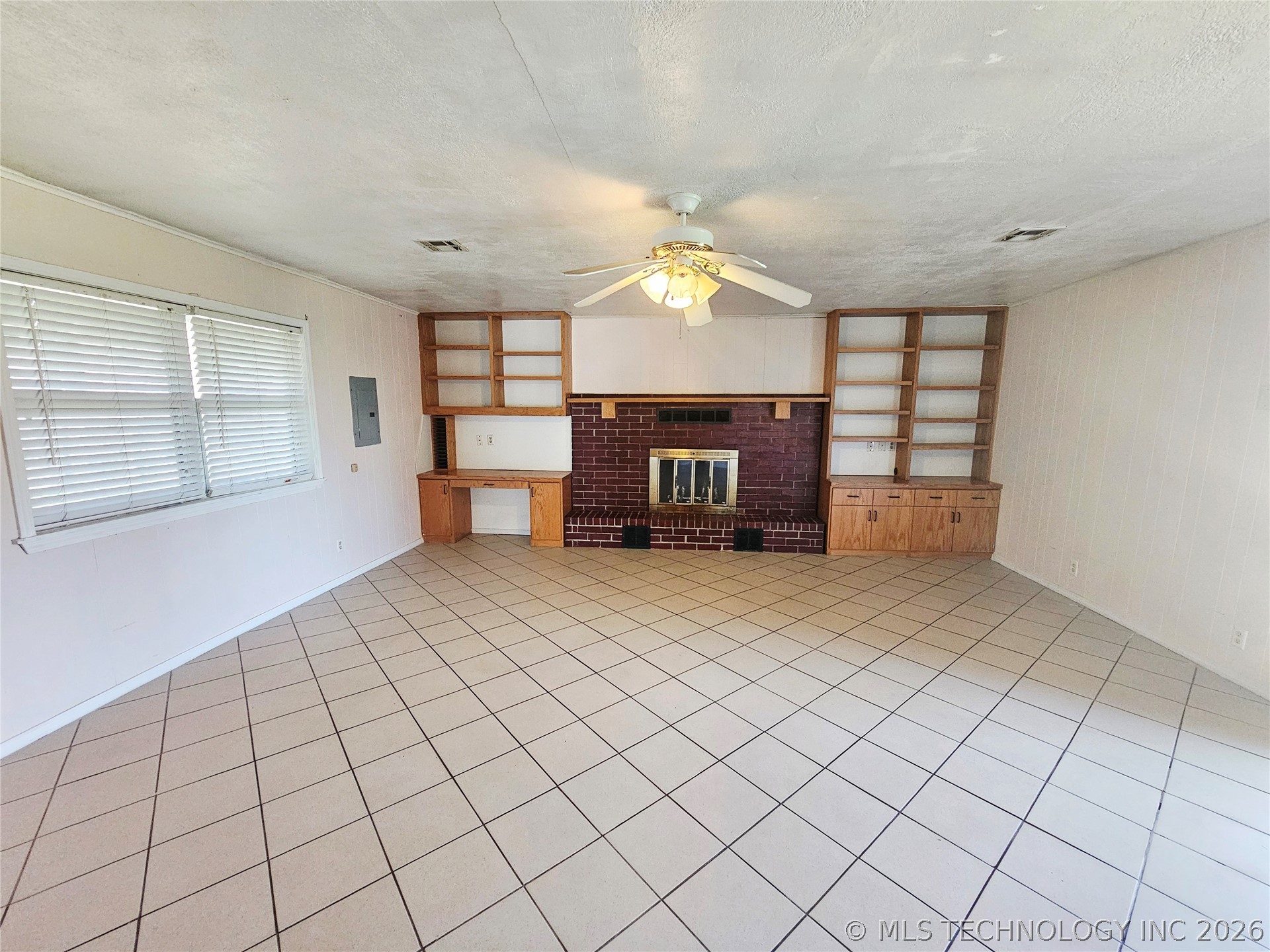 11877 E 61st Place Property Photo 9