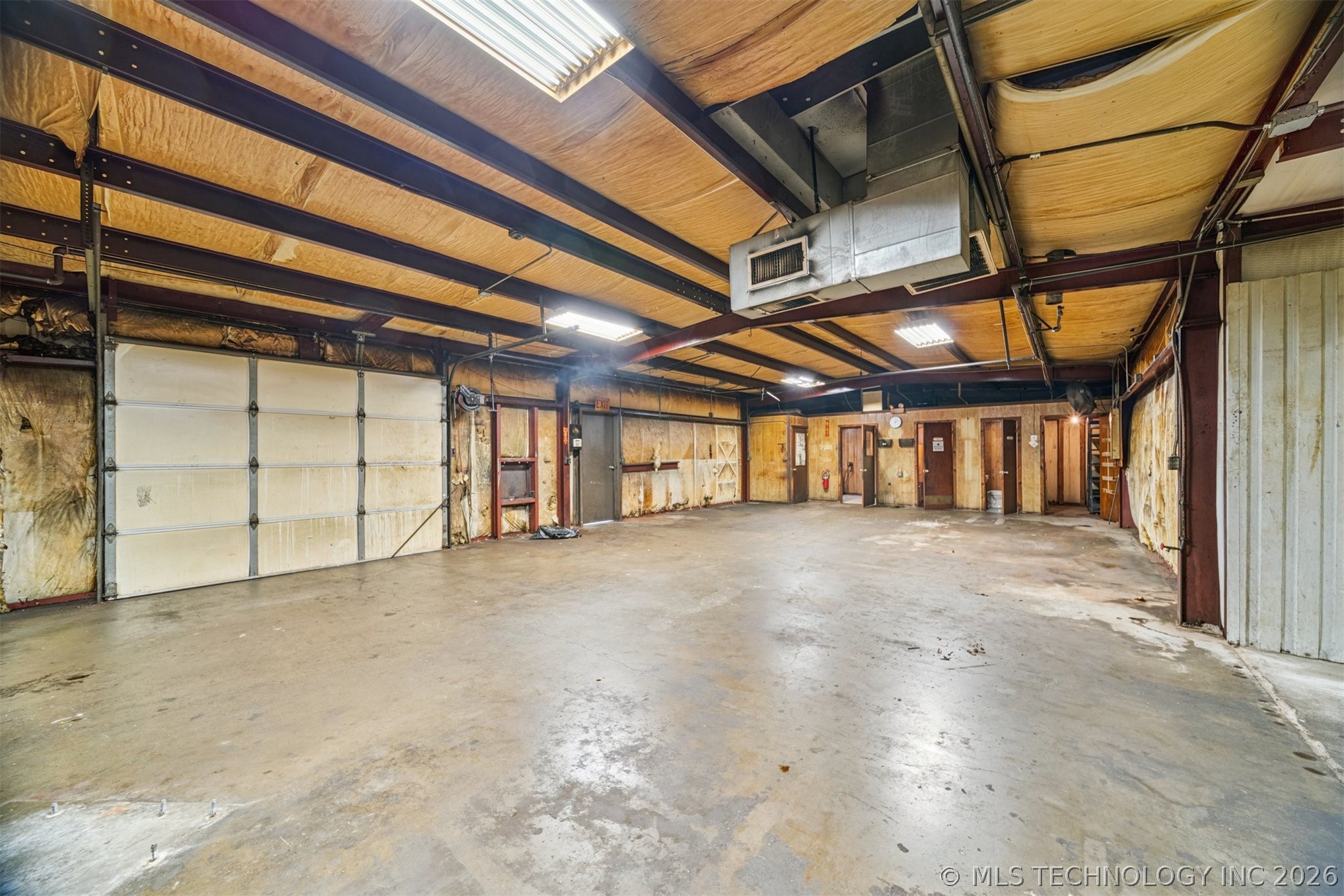 421 W Claremore Street Property Photo 11