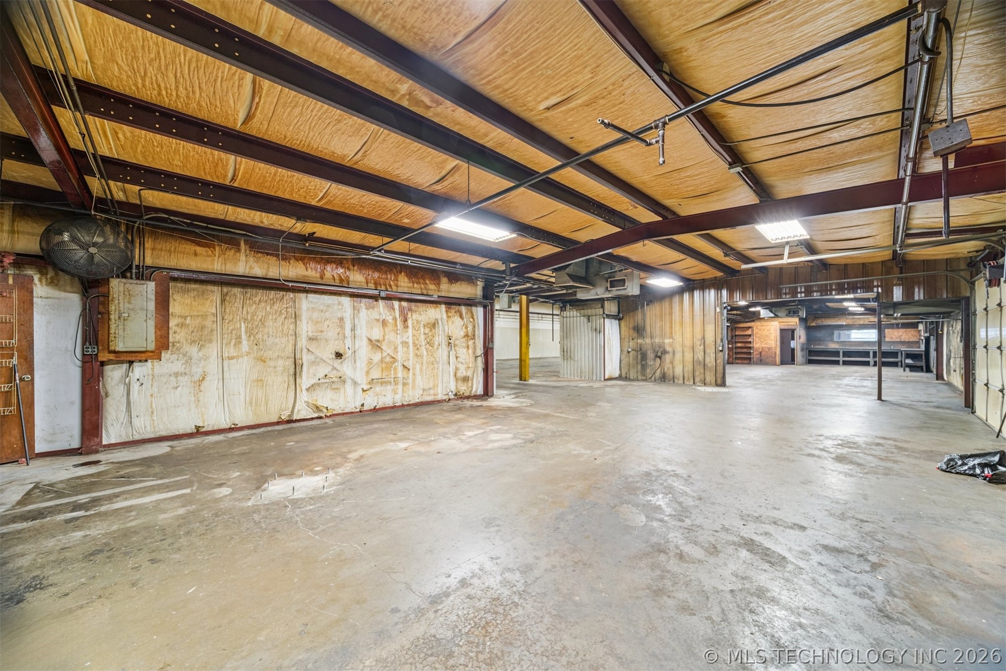 421 W Claremore Street Property Photo 17