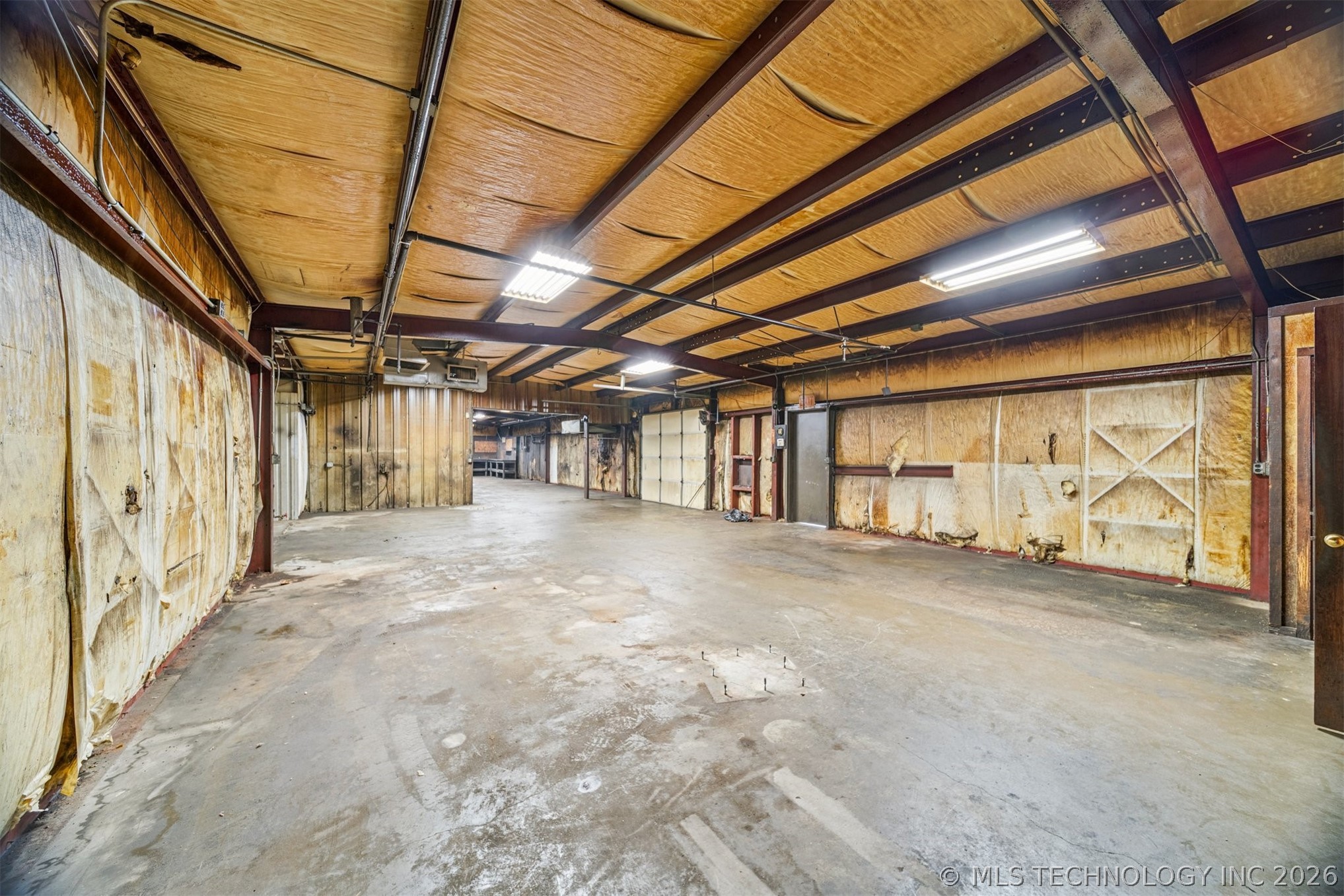 421 W Claremore Street Property Photo 18