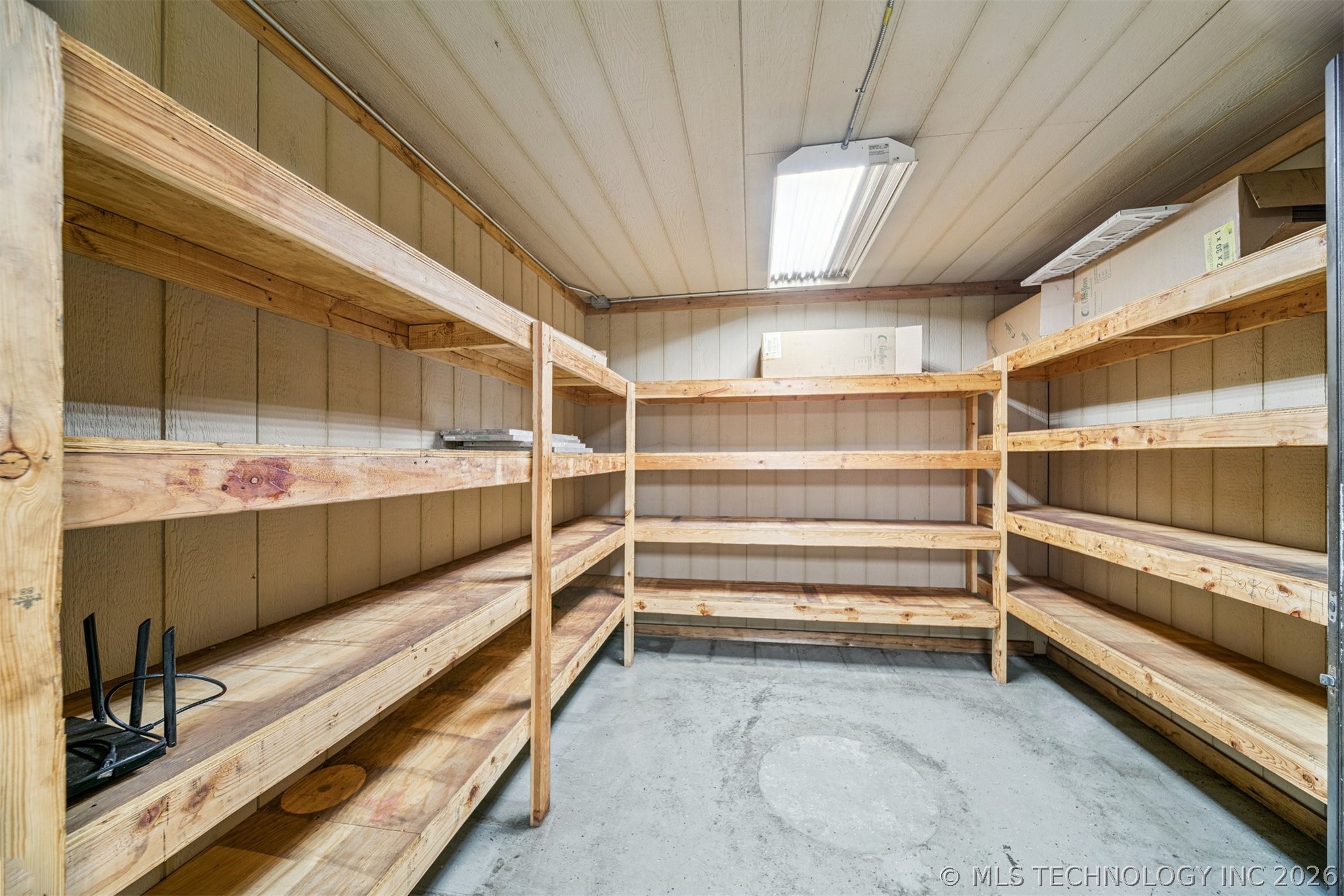 421 W Claremore Street Property Photo 40