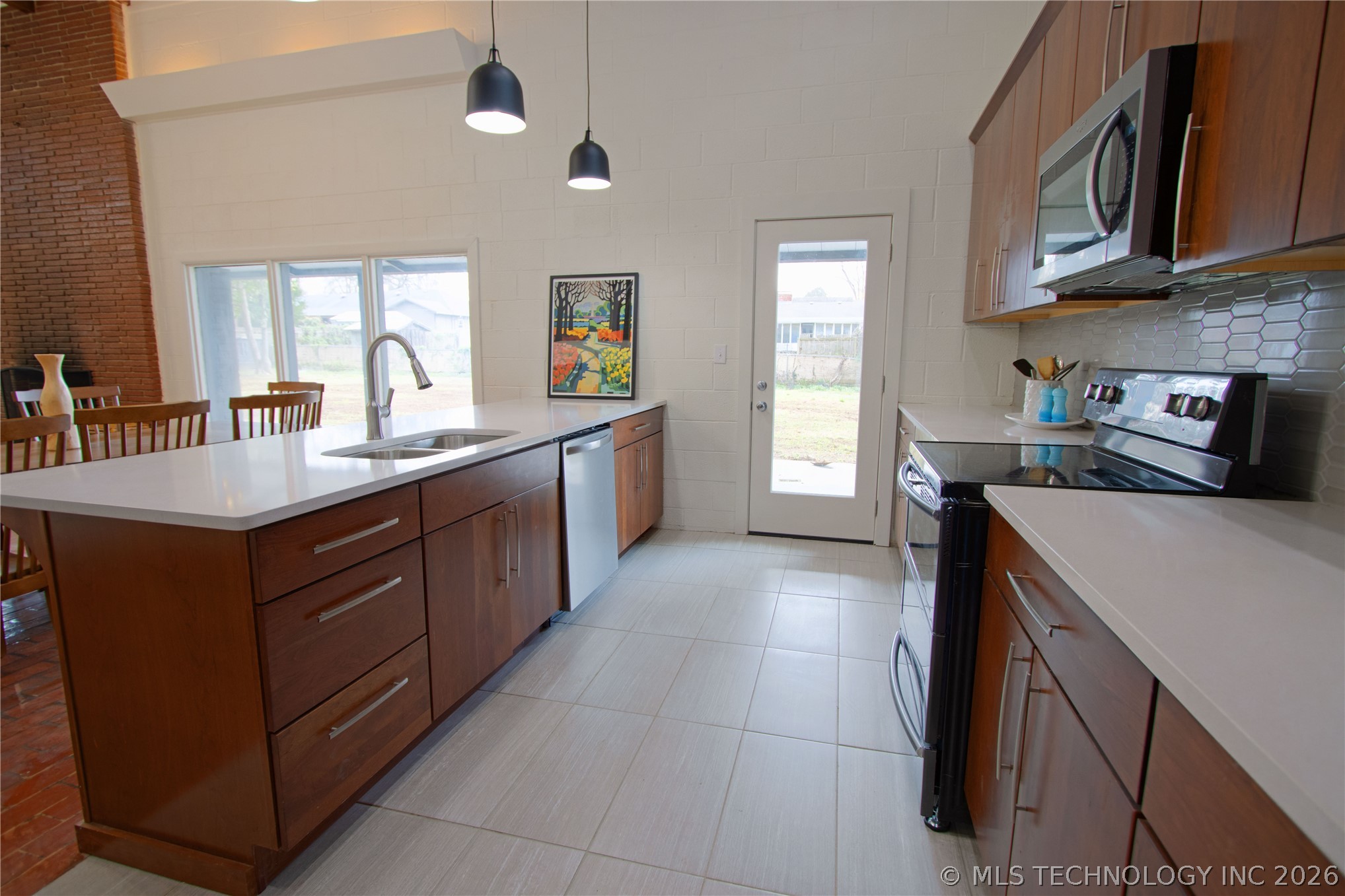 4701 Howard Street Property Photo 11