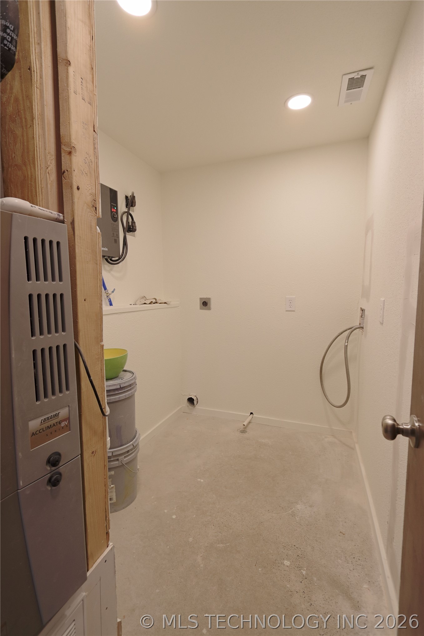 4701 Howard Street Property Photo 15