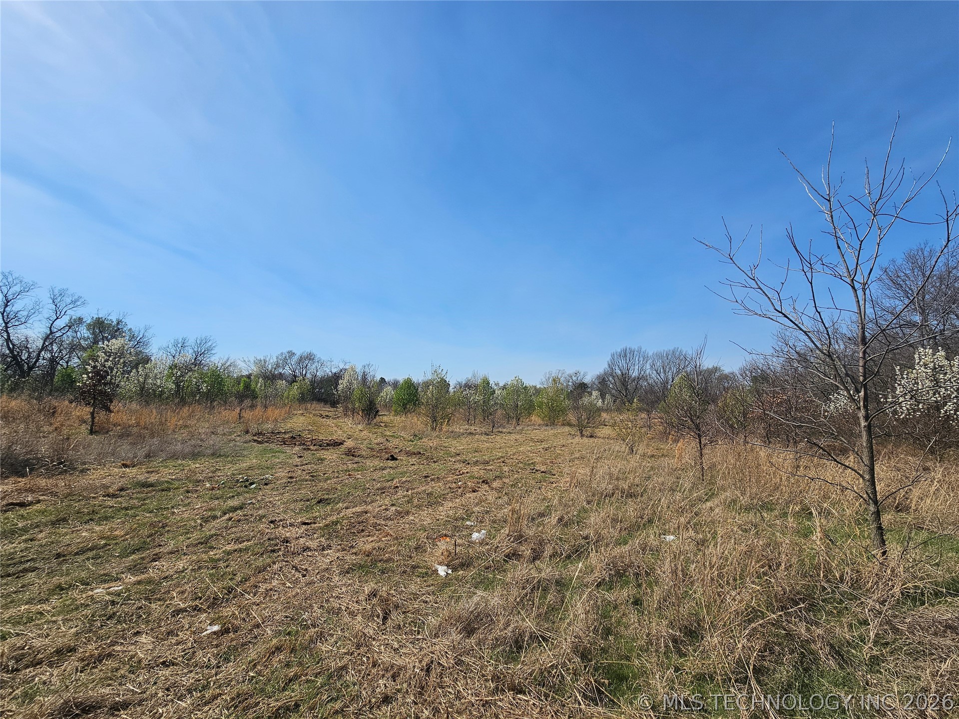 2 E 500 Road Property Photo 6
